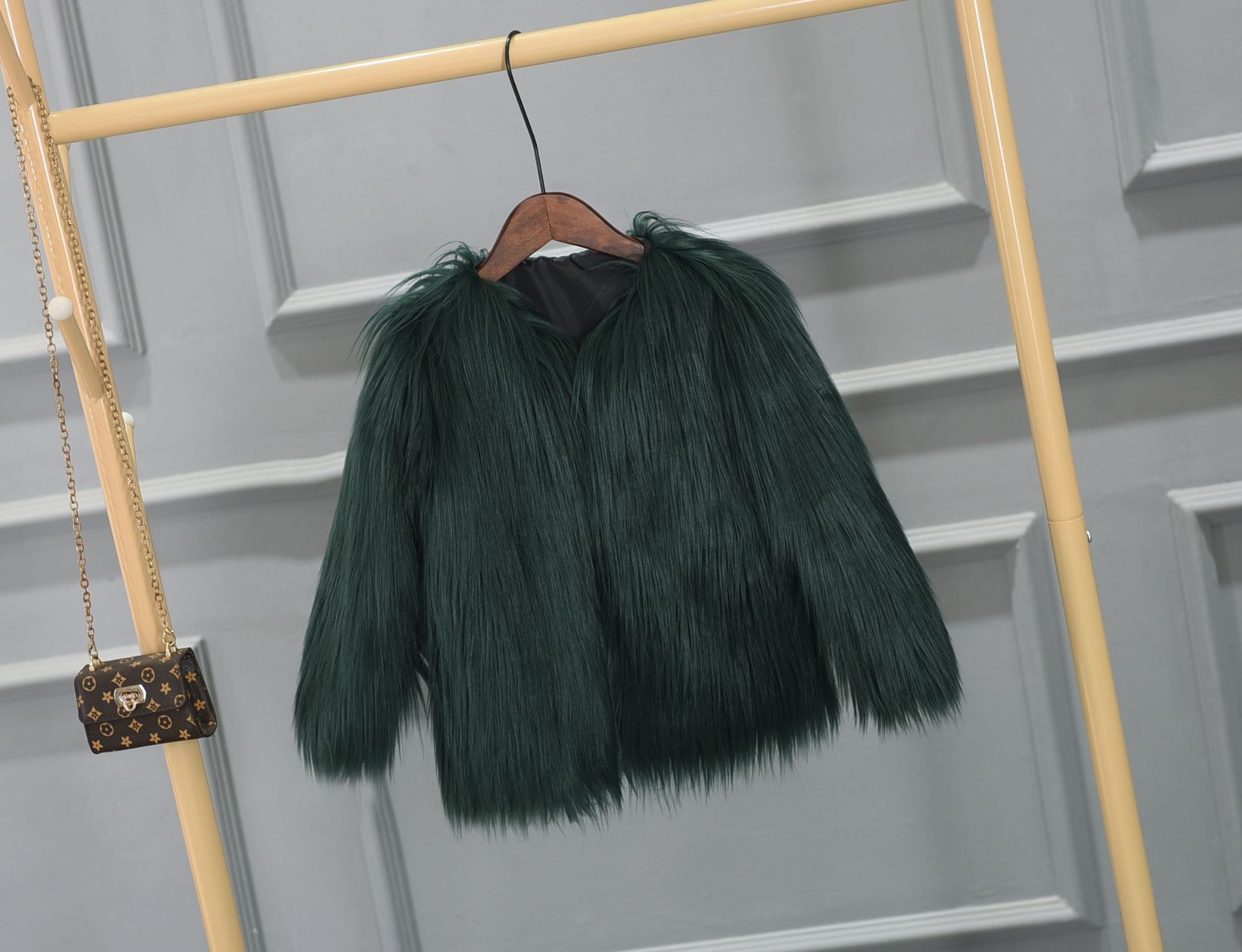 Plus Size Faux Fur Coat Short Crew Neck Nine-Tenth Sleeve