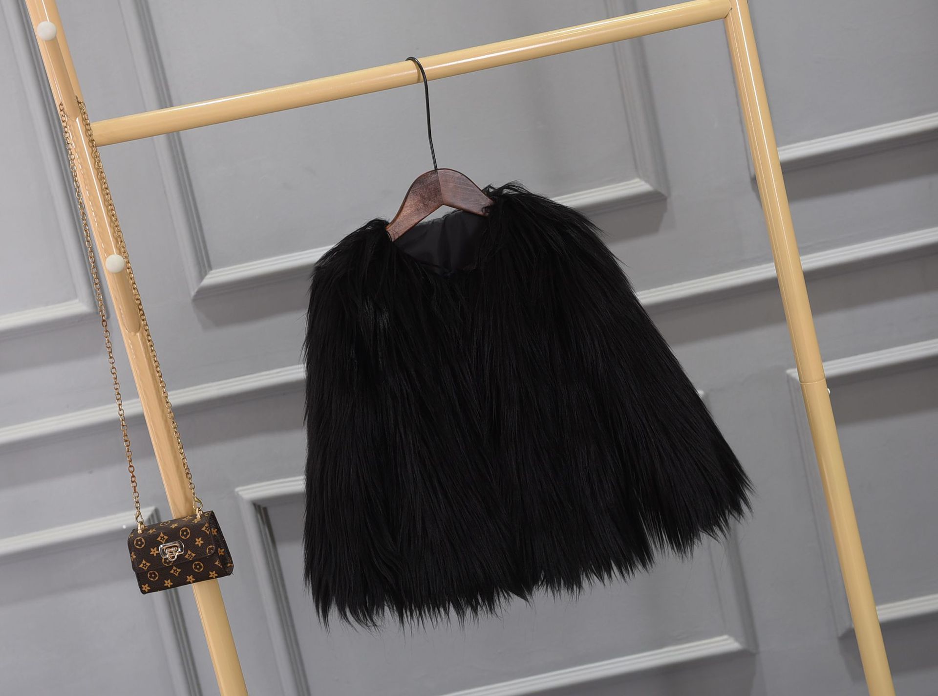 Plus Size Faux Fur Coat Short Crew Neck Nine-Tenth Sleeve