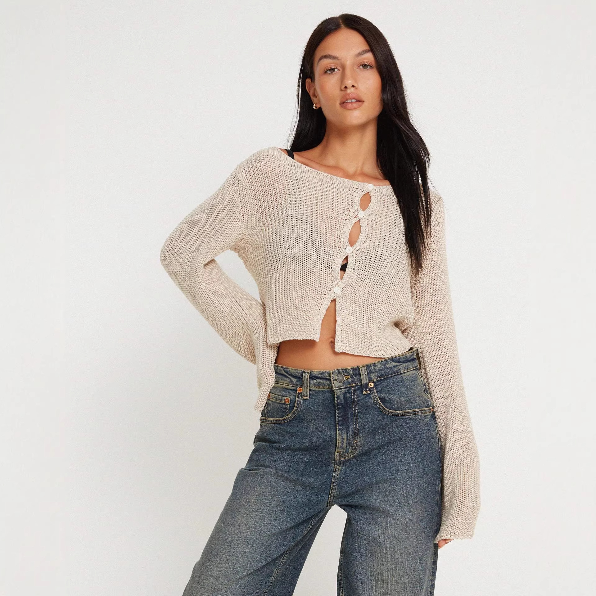 Women's Cropped Crewneck Long Sleeve Knit Top