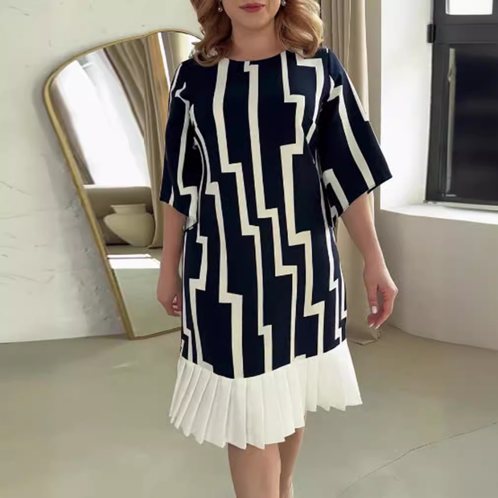 Striped Panel Pleated Midi Dress with Round Neck and Seven-Sleeve