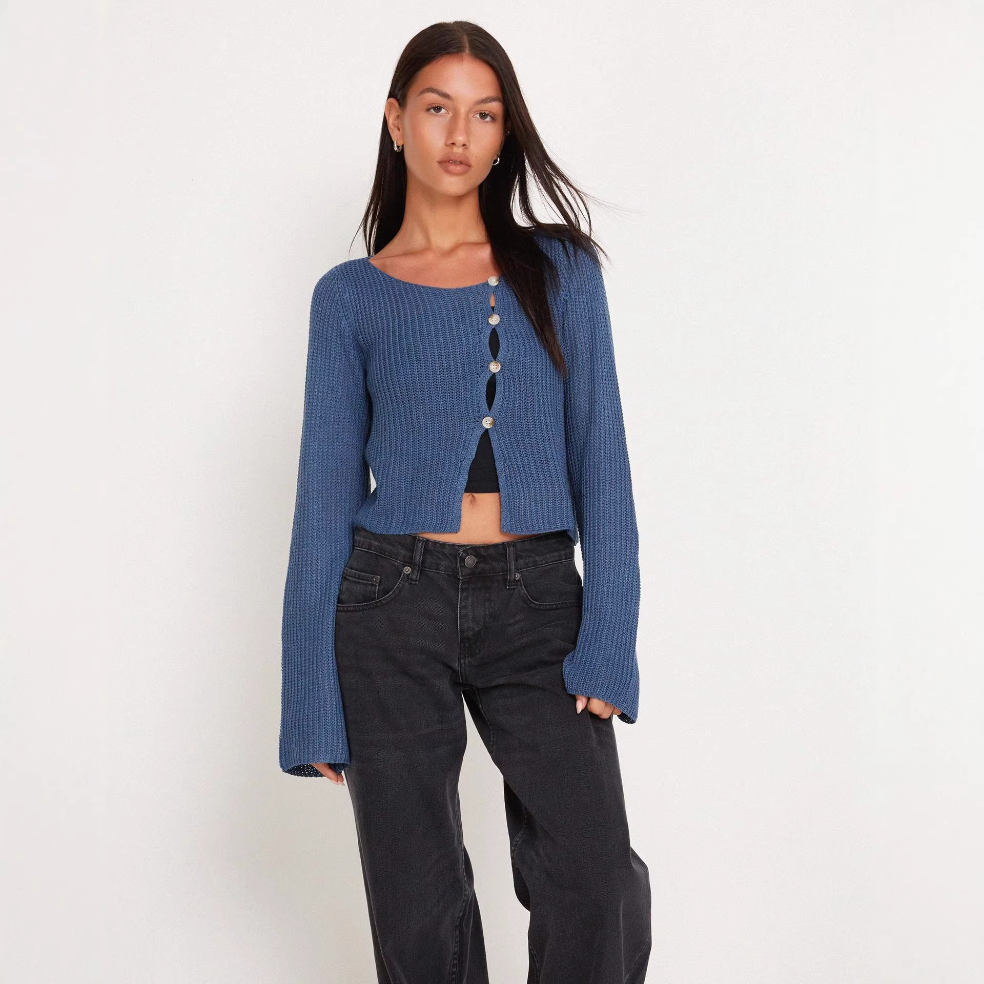 Women's Cropped Crewneck Long Sleeve Knit Top