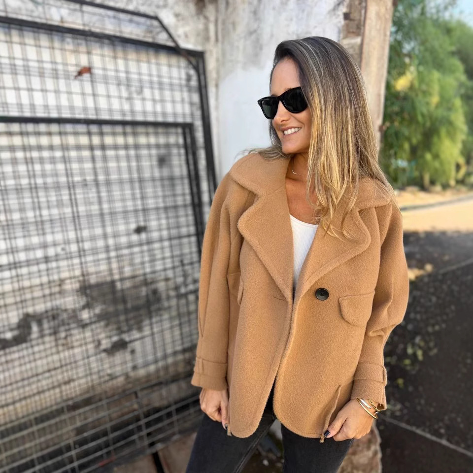Women's Wool-Blend Blazer with Lapel Collar and Faux Pockets