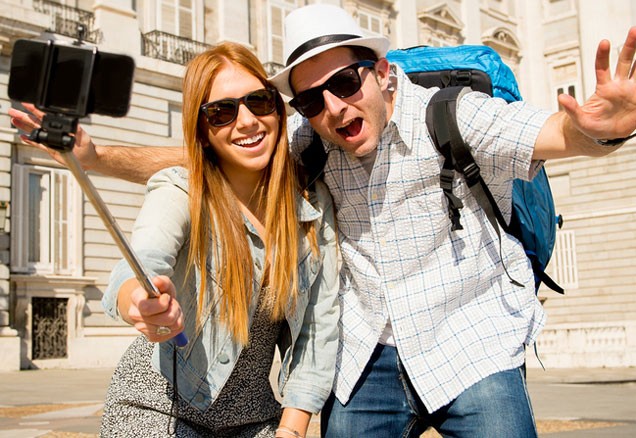 How does a selfie stick work?-Waves_test