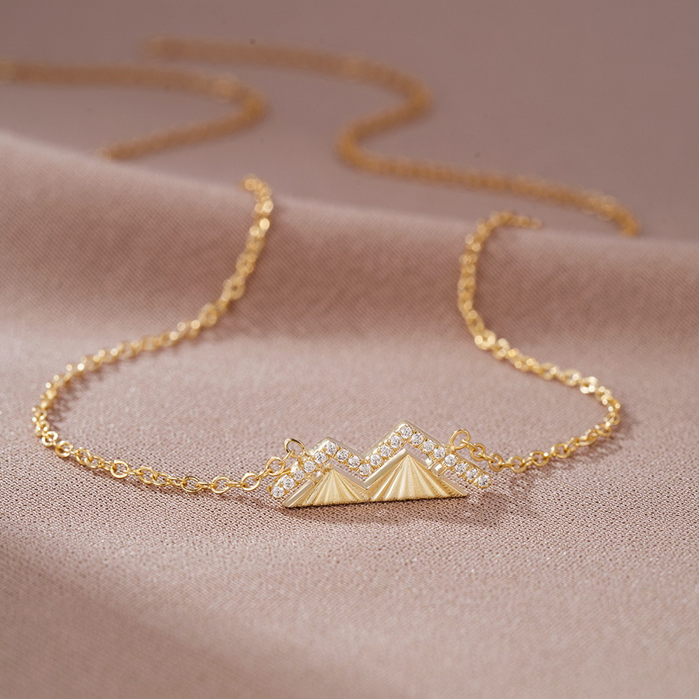 Stylish Mountain Necklace With Diamond