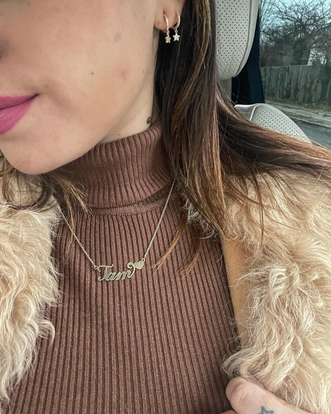 14K Gold Carrie Style Custom Name Necklace with Little Heart Unique Gift For Her