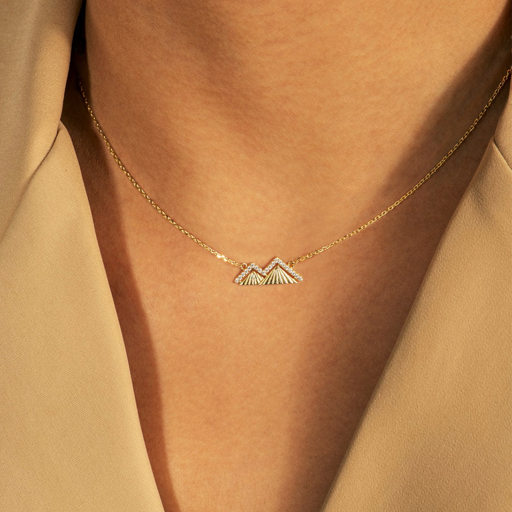 Stylish Mountain Necklace With Diamond