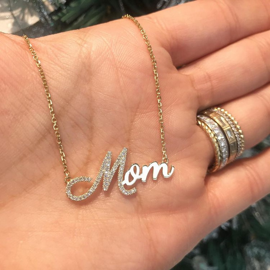 Signature Style Name Necklace With Diamond