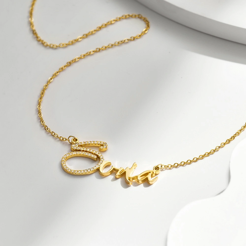 Stylish Personalized Classic Name Necklace With Diamond