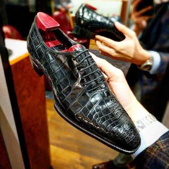 Charming Crocodile Leather Formal Shoes