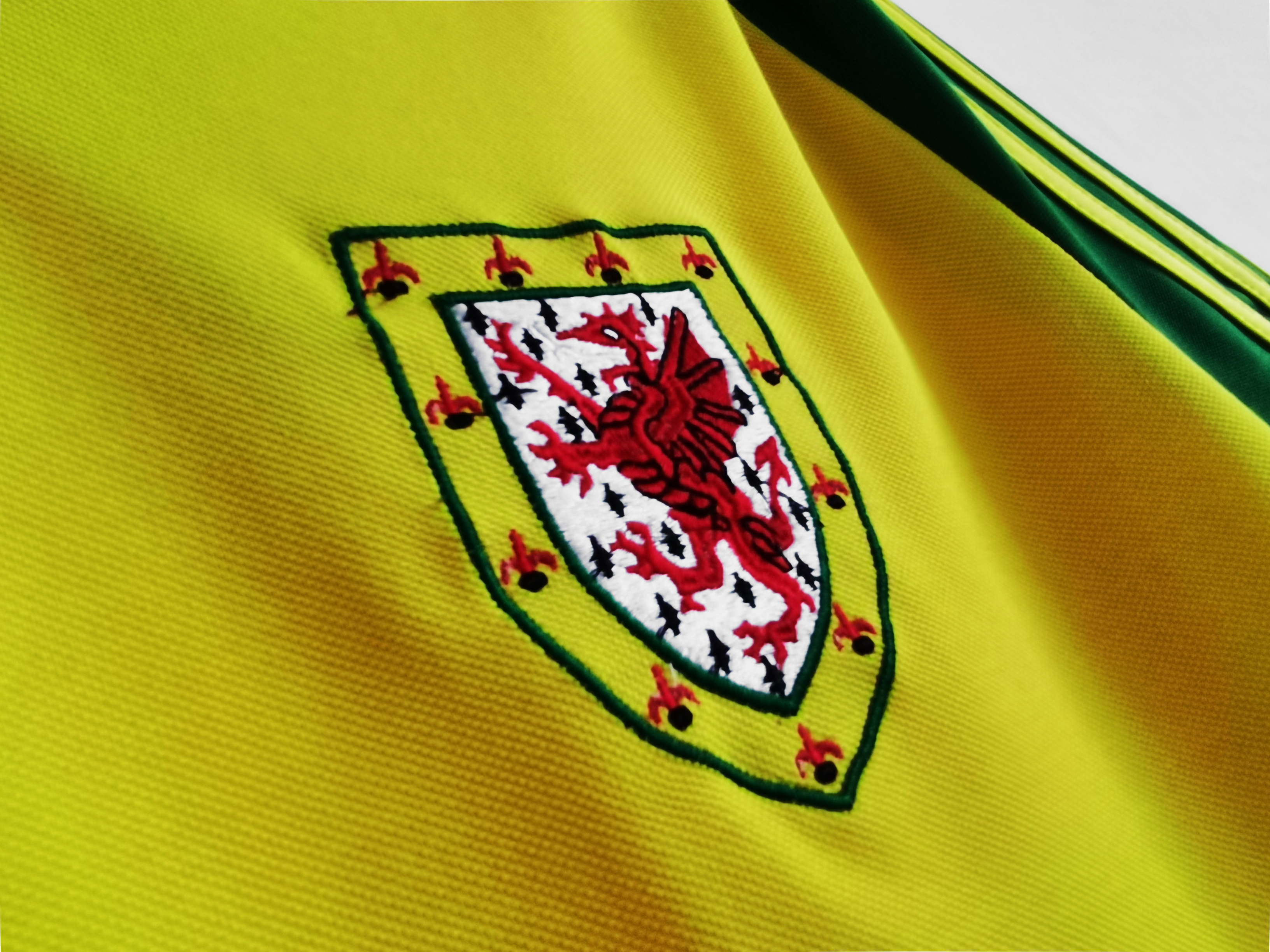 1982 Wales away national team retro jersey