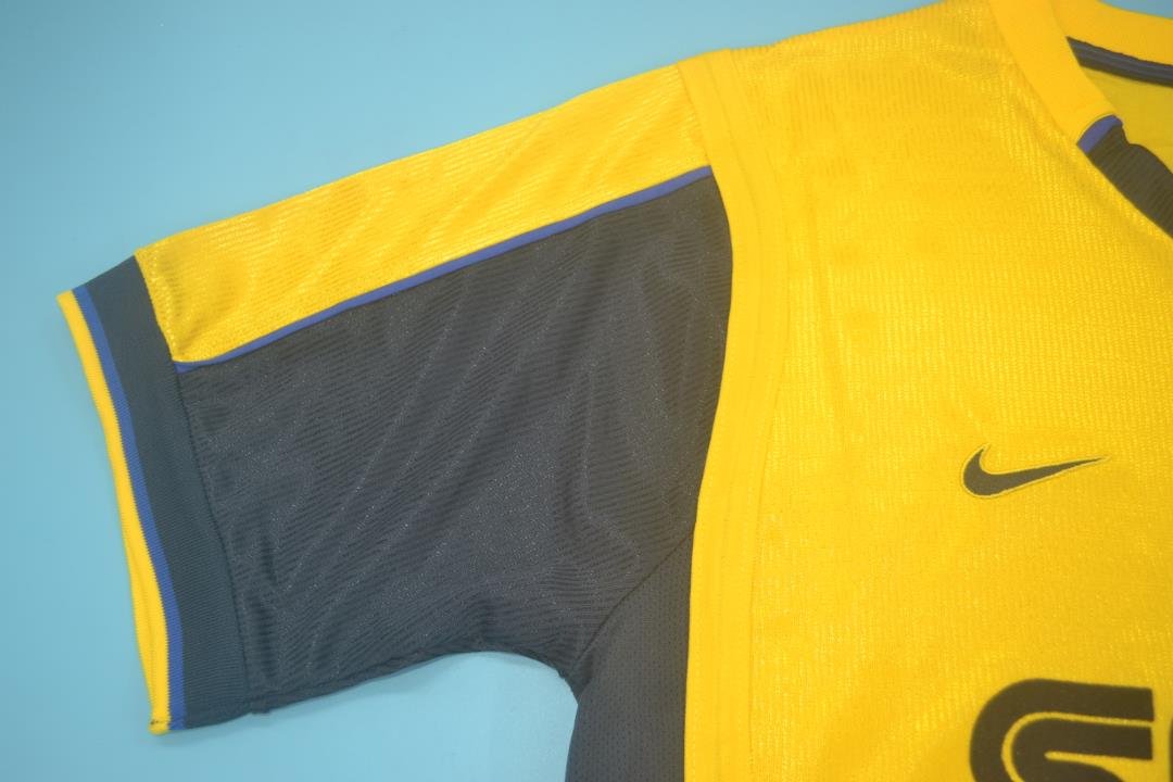 2000/01 Arsenal Away Vintage Shirt