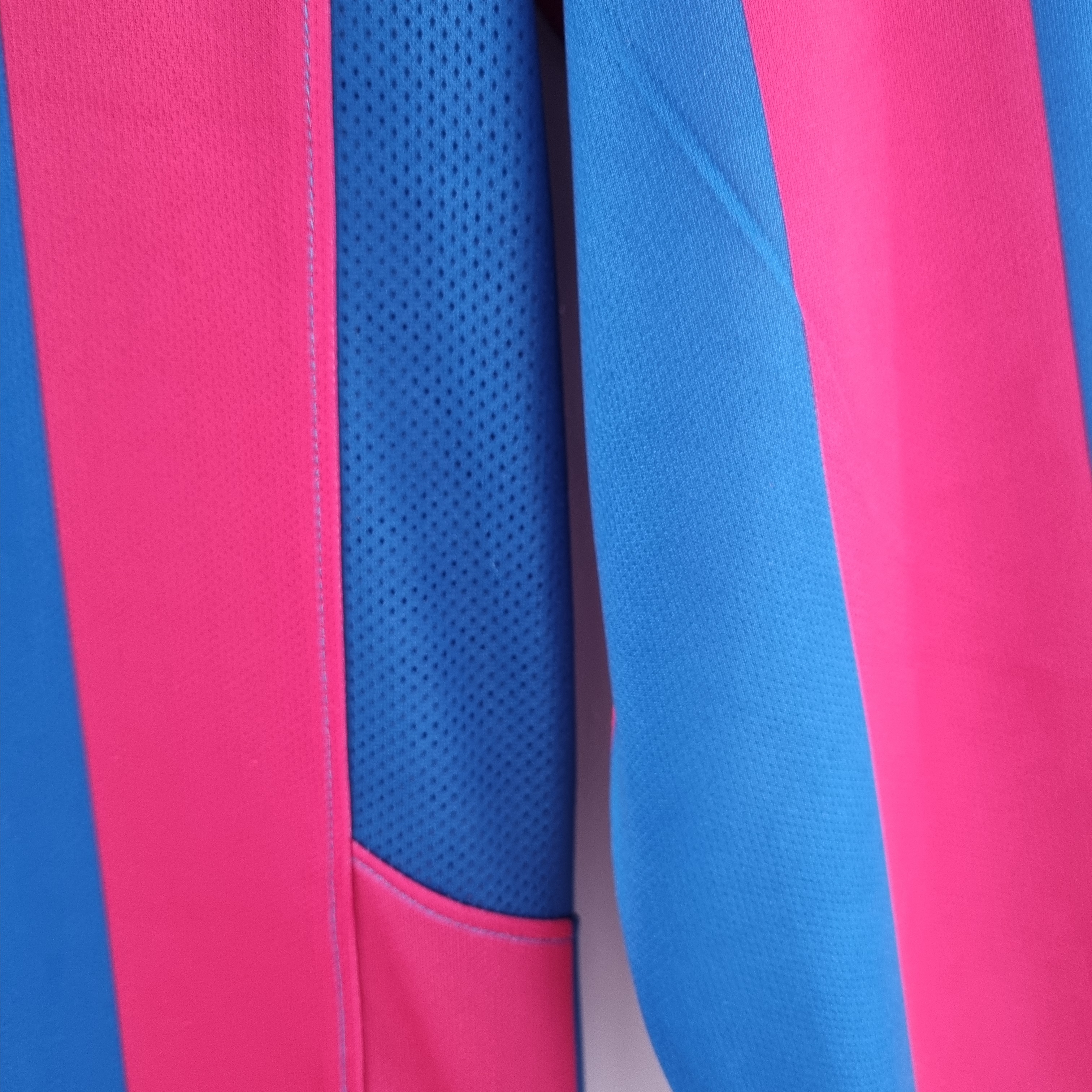 2005/06 Barcelona Home Long Sleeve Retro Football Shirt