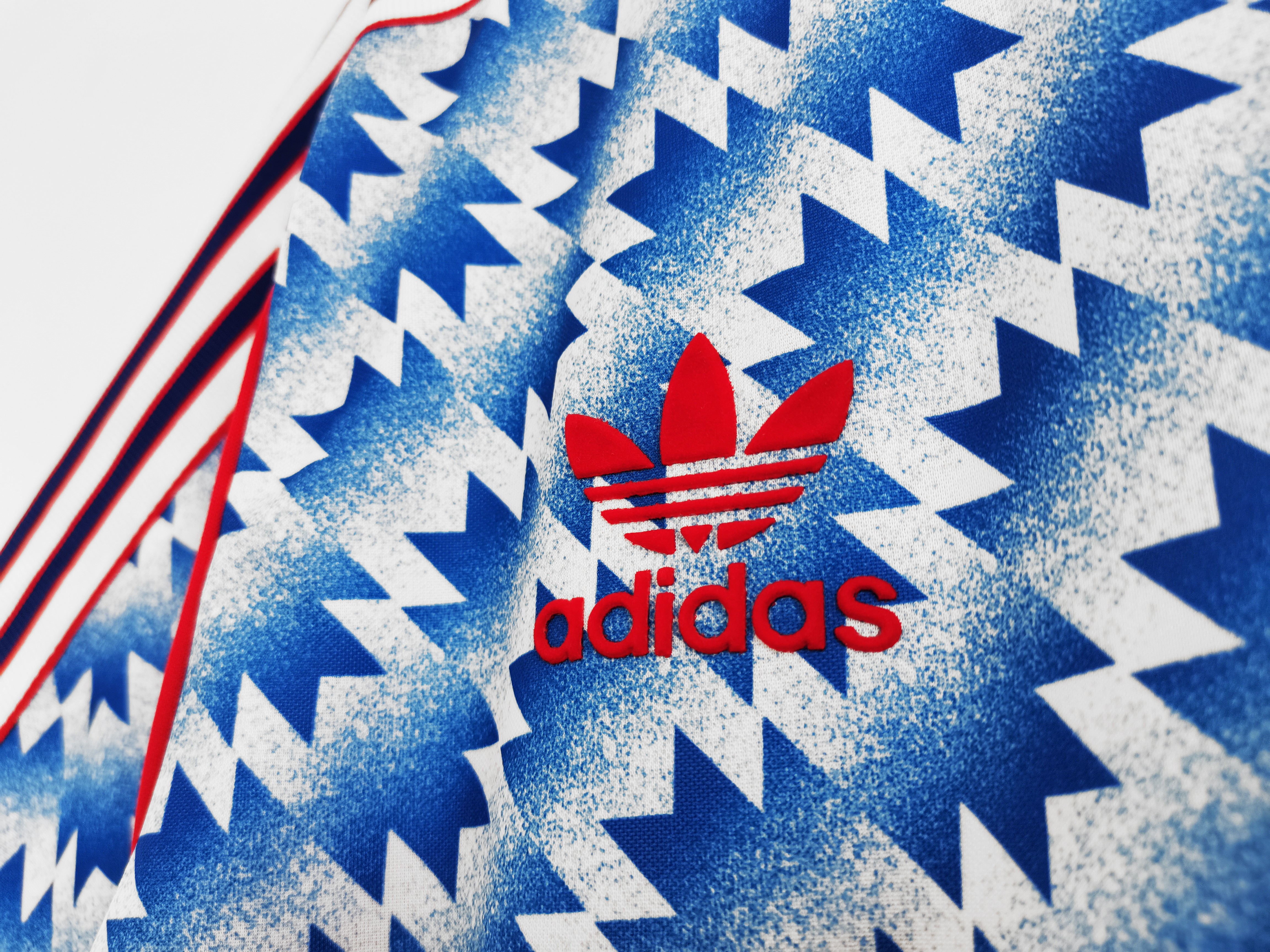 1990/92 Manchester United away retro shirt