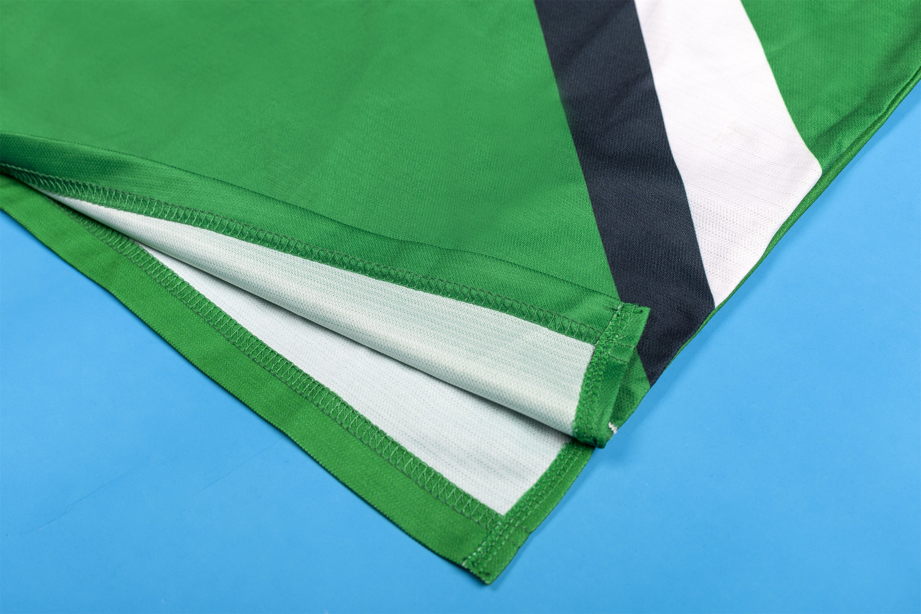 1999 / 00 Liverpool away vintage shirt