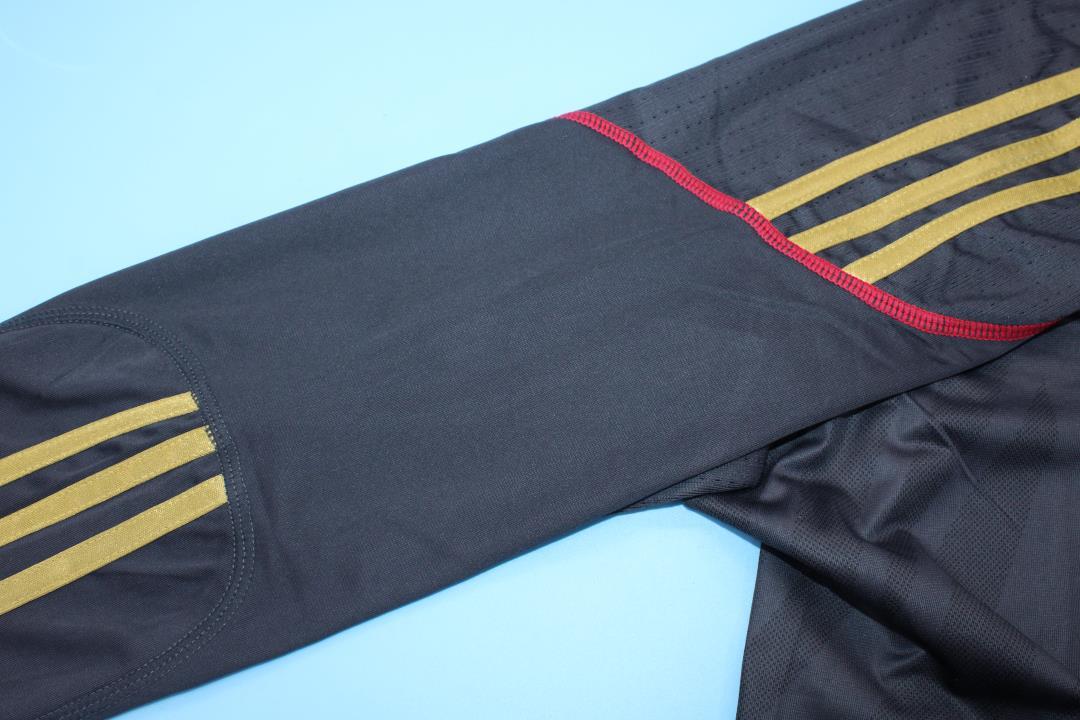 2009/10 Liverpool Away Long Sleeve Retro Football Shirt