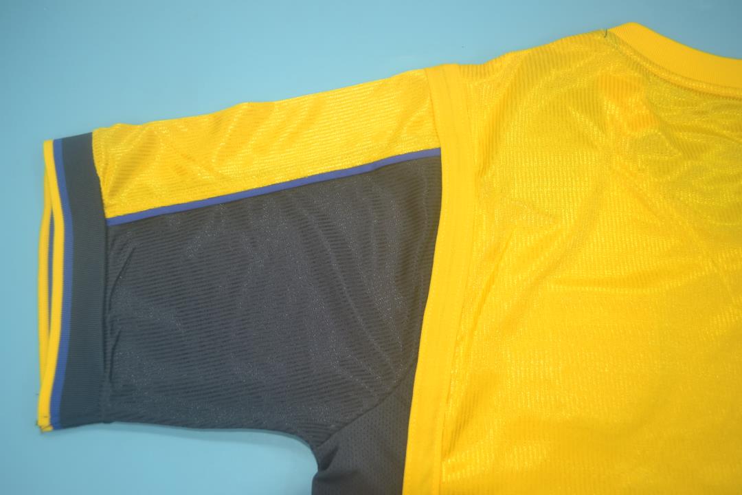 2000/01 Arsenal Away Vintage Shirt