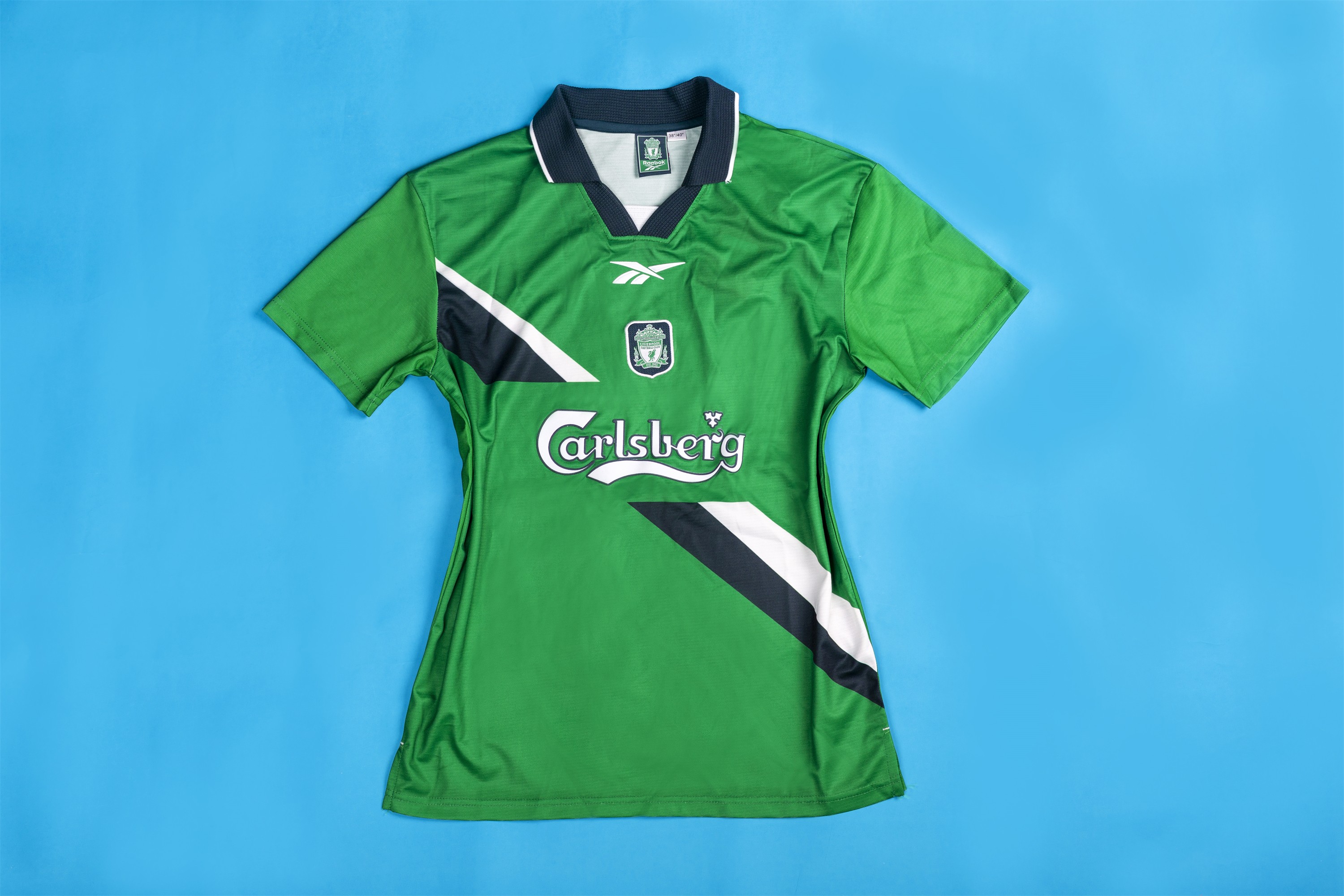 1999 / 00 Liverpool away vintage shirt