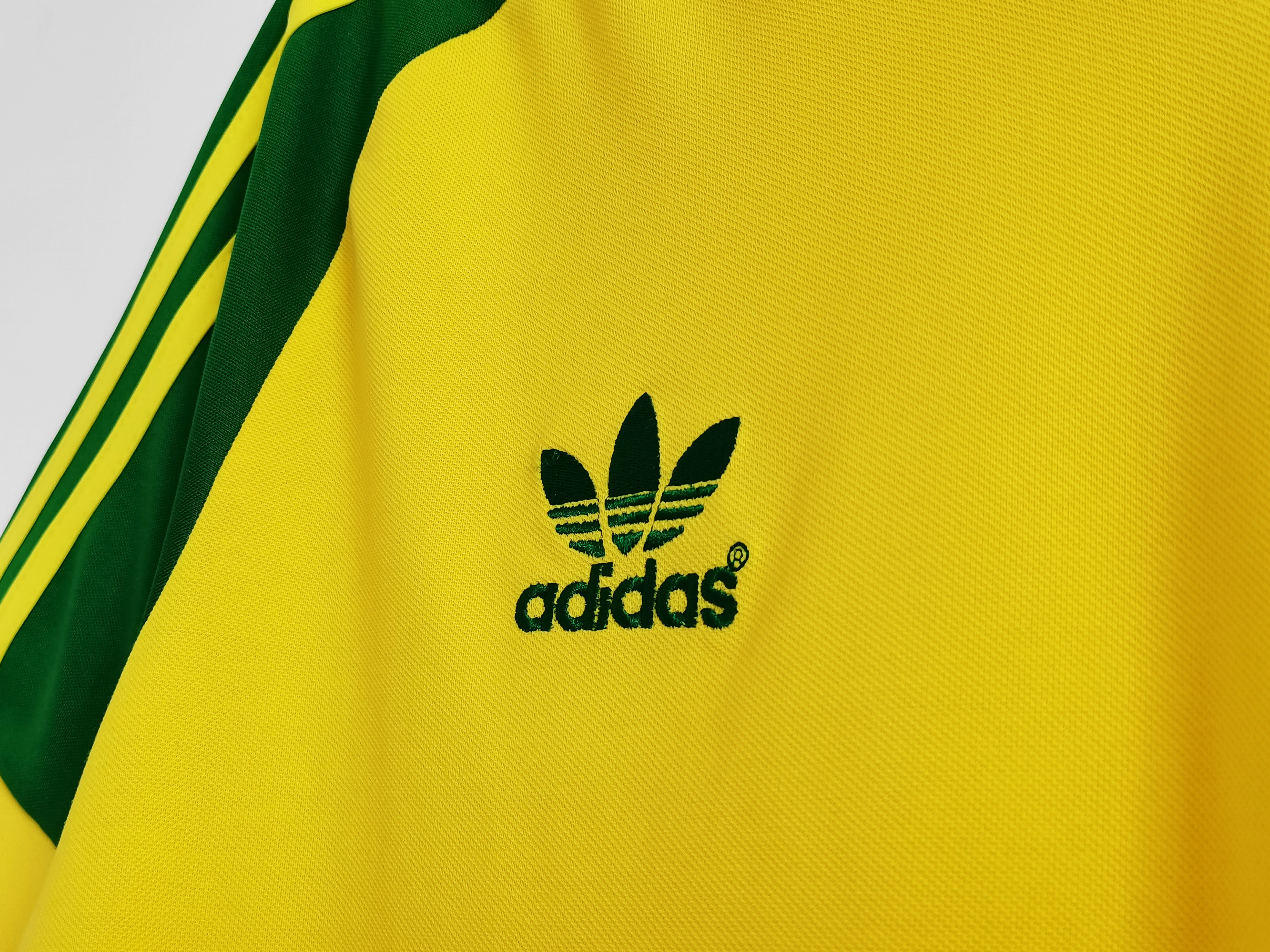 1982 Wales away national team retro jersey