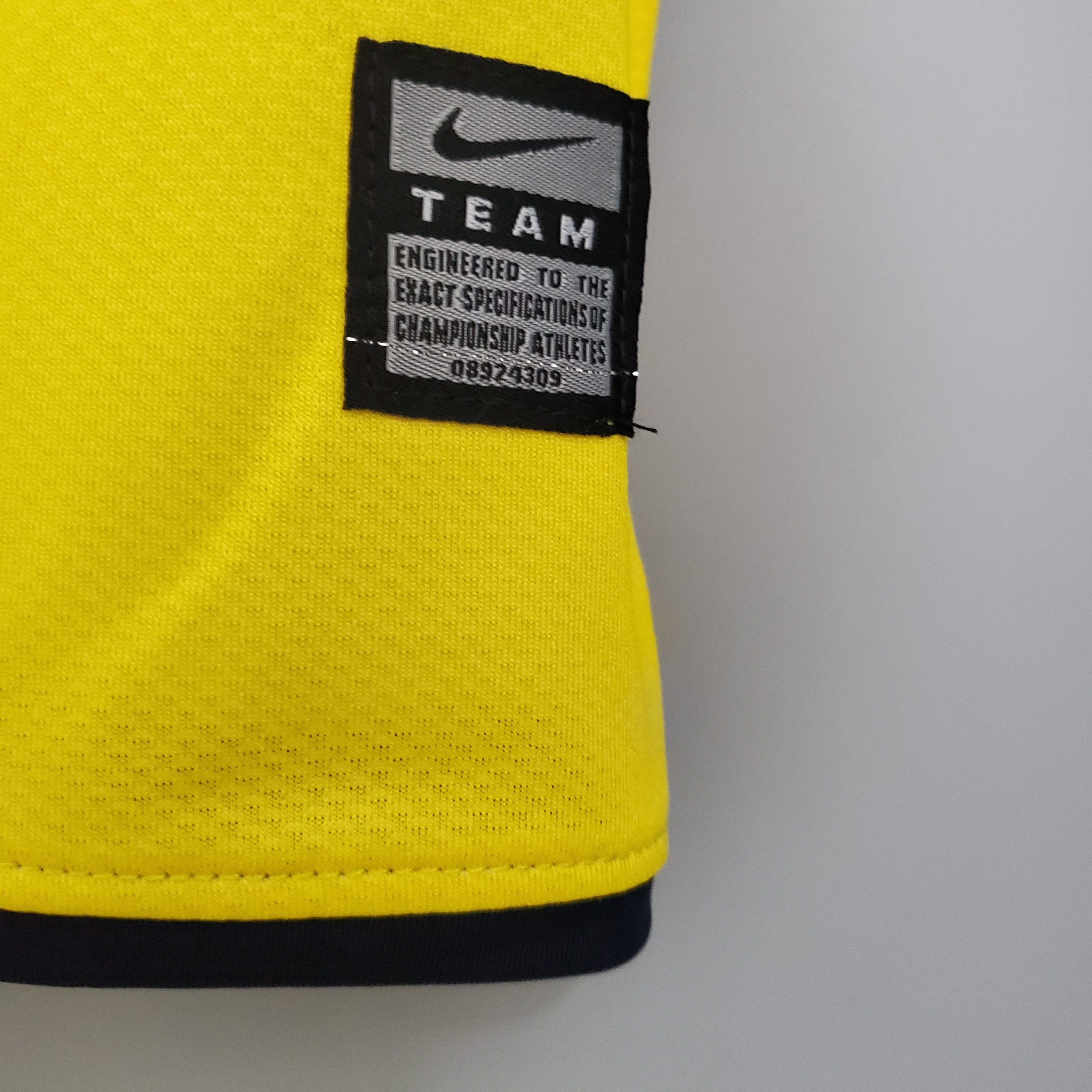 2008/09 Barcelona Away Retro Football Shirt