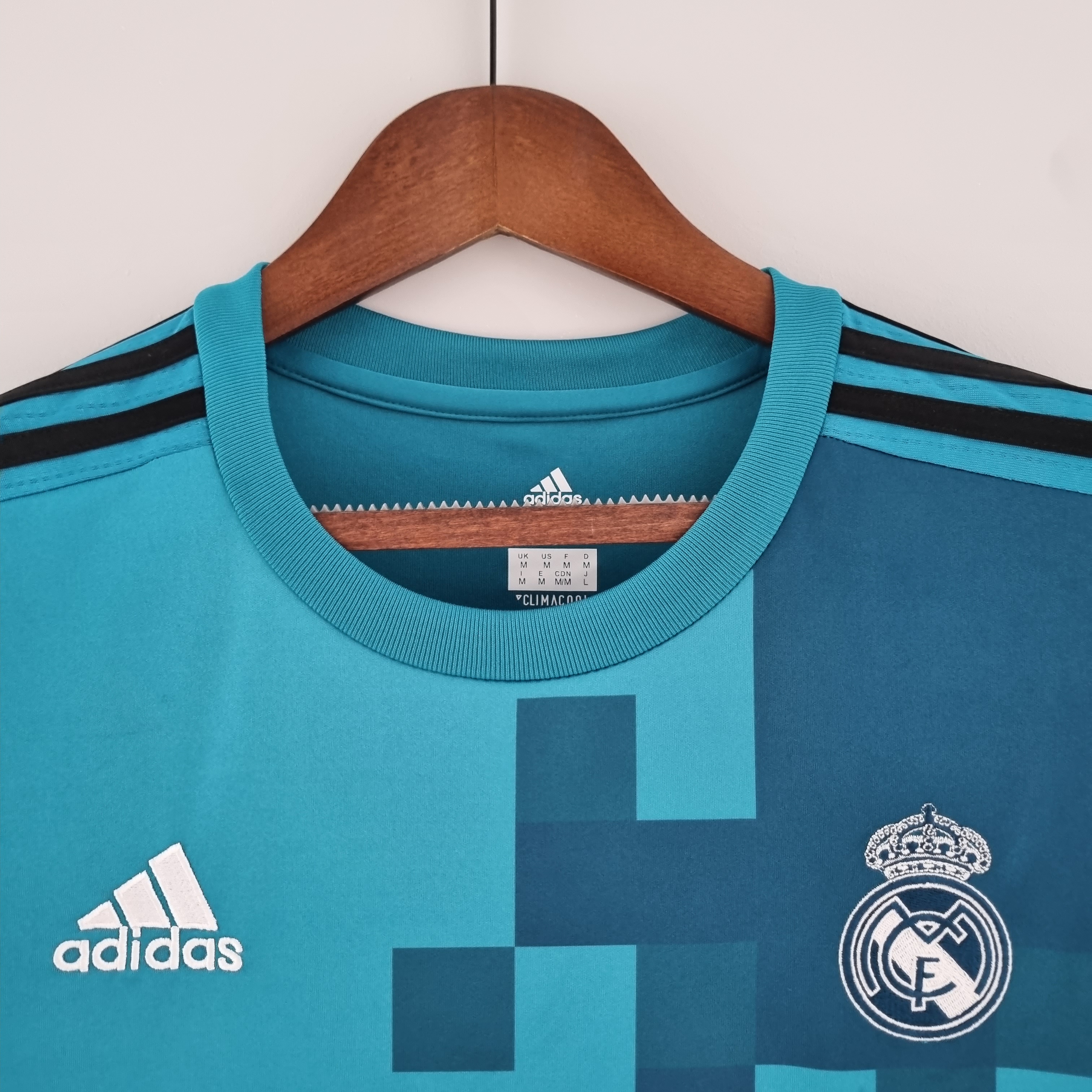 17/18 Real Madrid third kit