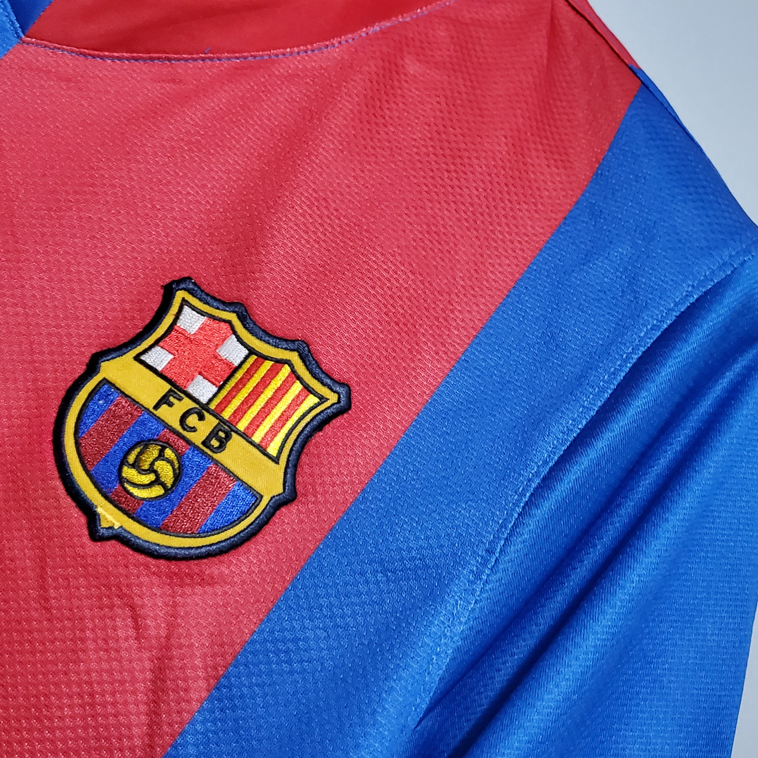 2006/07 Barcelona Home Retro Football Shirt