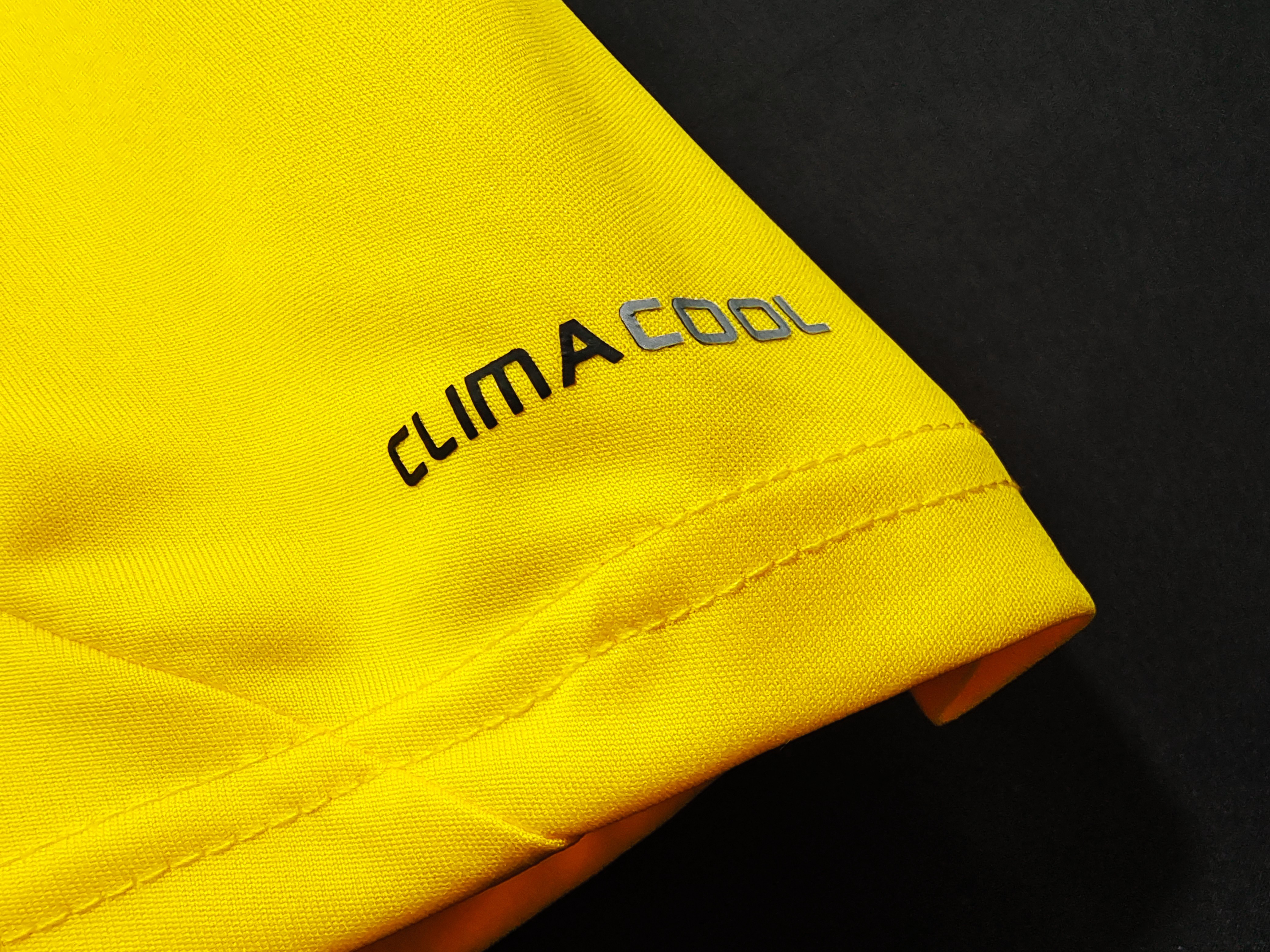 2011/12 Real Madrid Yellow Goalkeeper Vintage Shirt