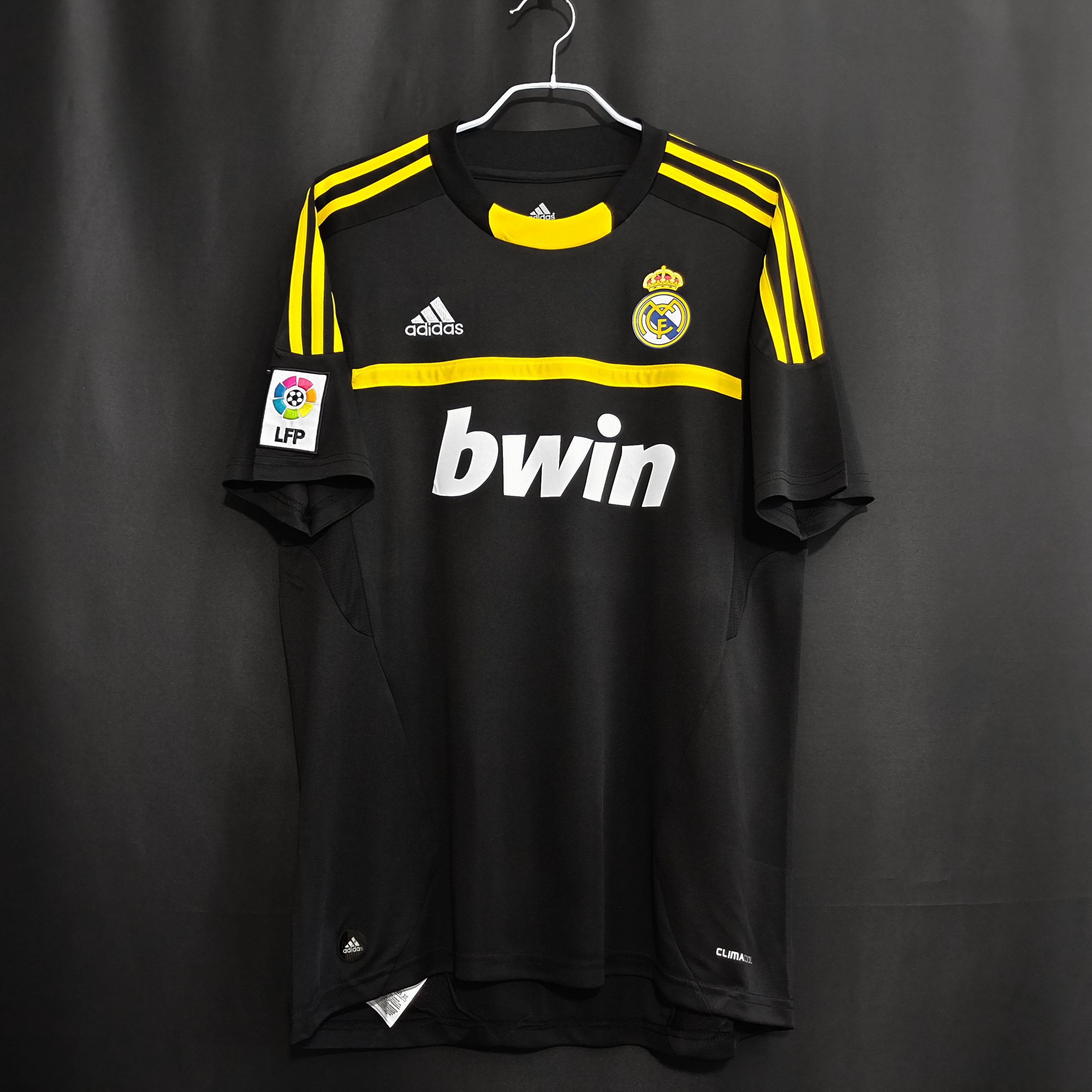 2011/12 Real Madrid Black Goalkeeper Vintage Shirt