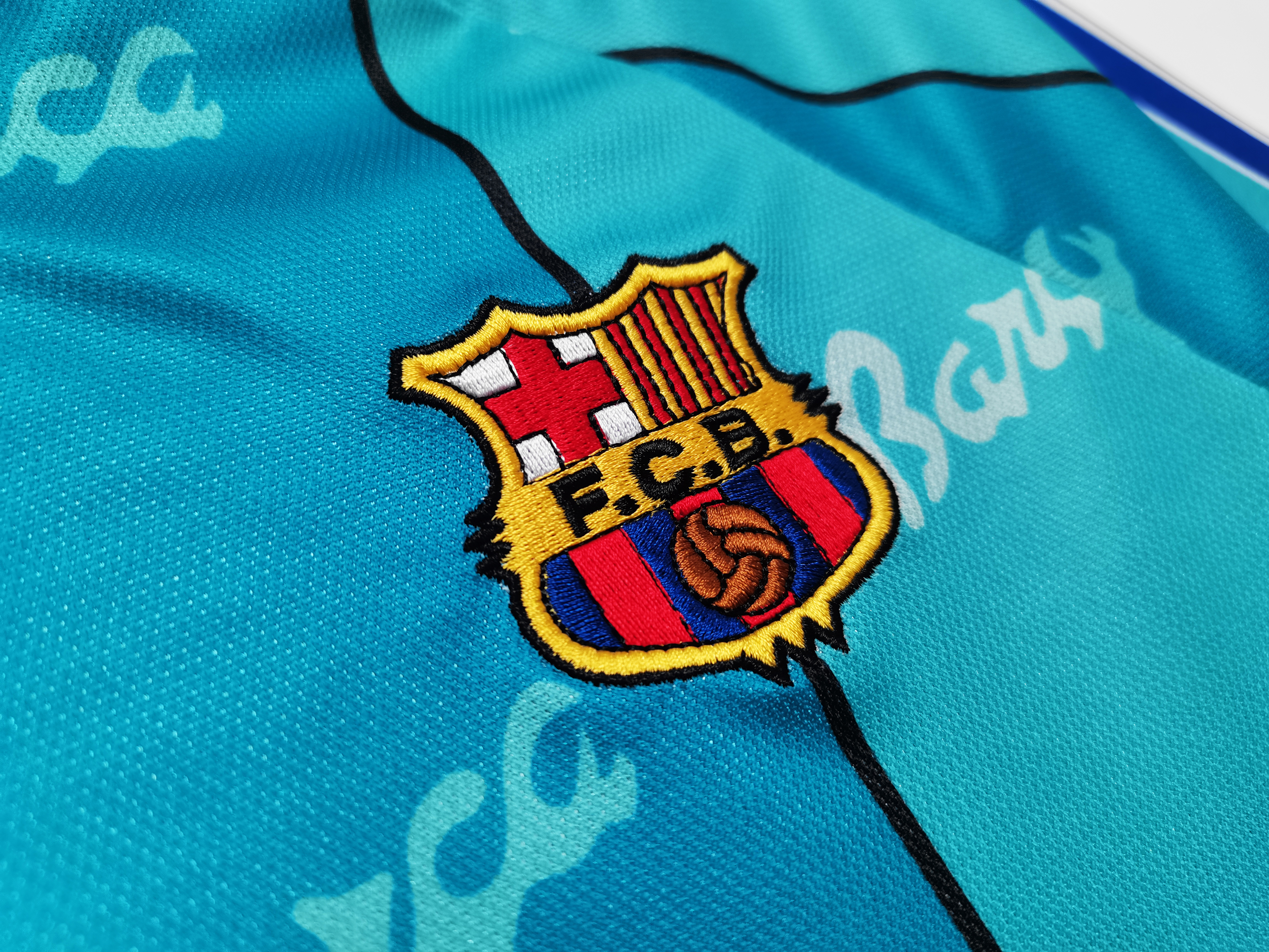 1996/97 Barcelona Away Retro Football Shirt