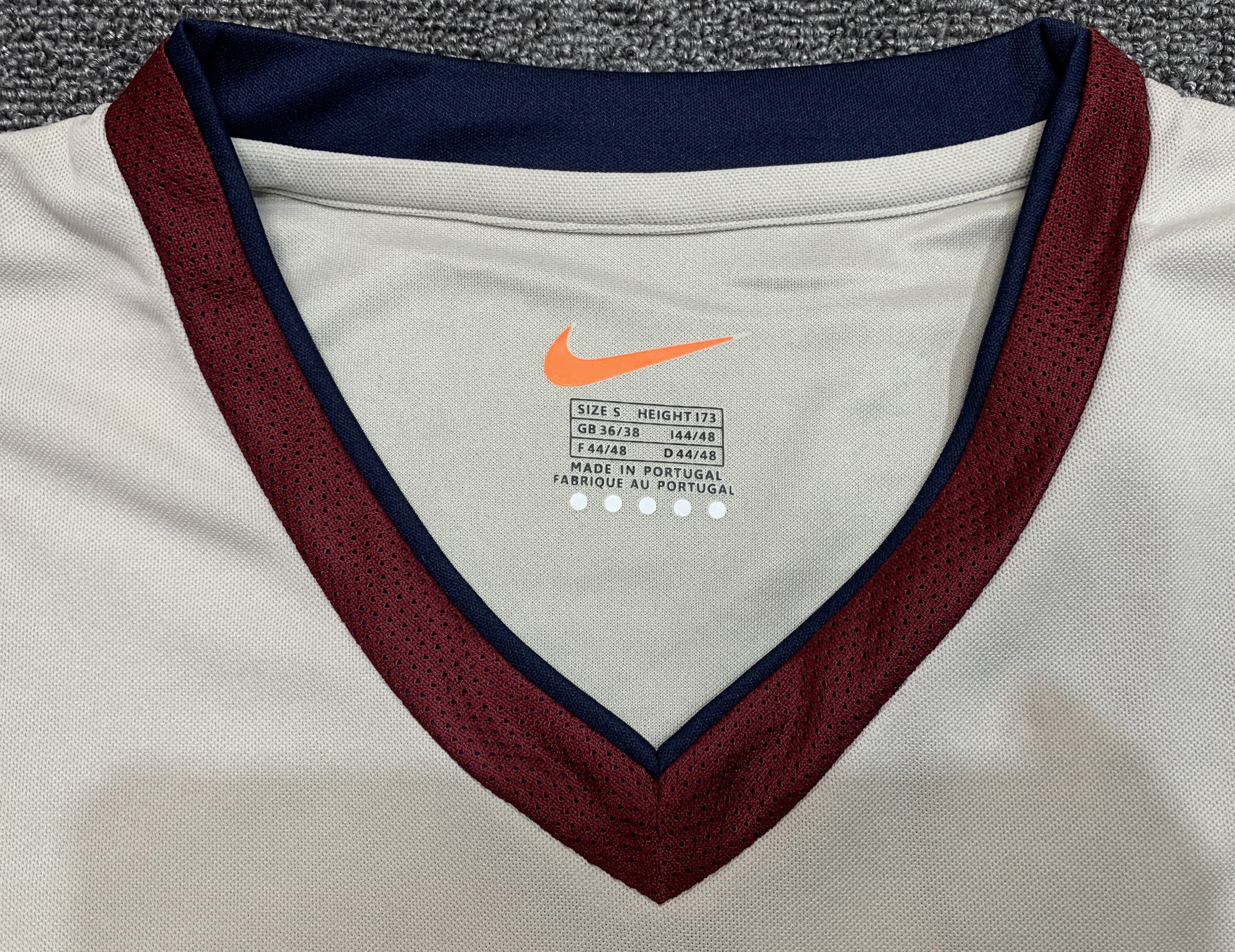 1998-99 Barcelona Away Retro Football Shirt