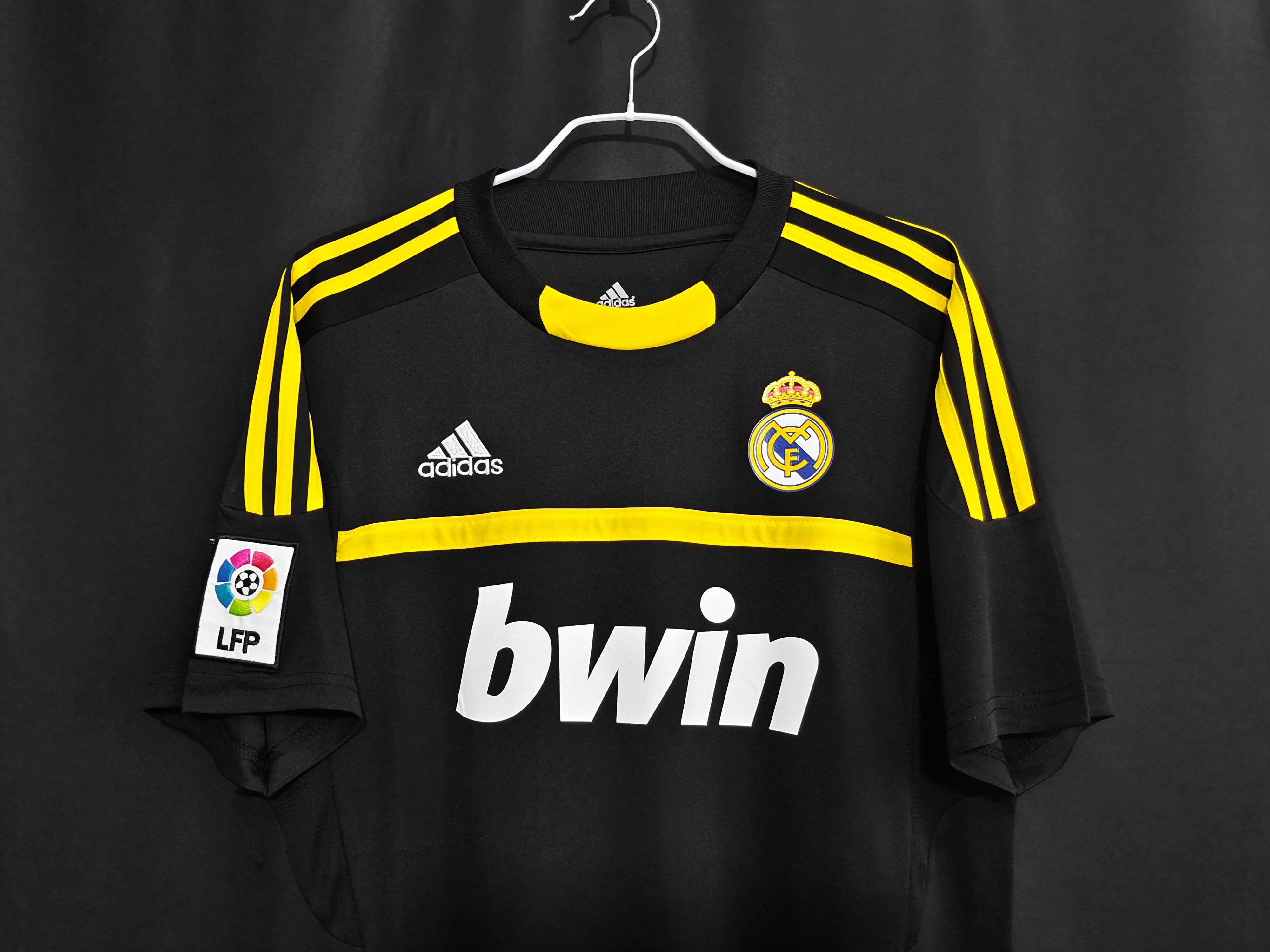 2011/12 Real Madrid Black Goalkeeper Vintage Shirt