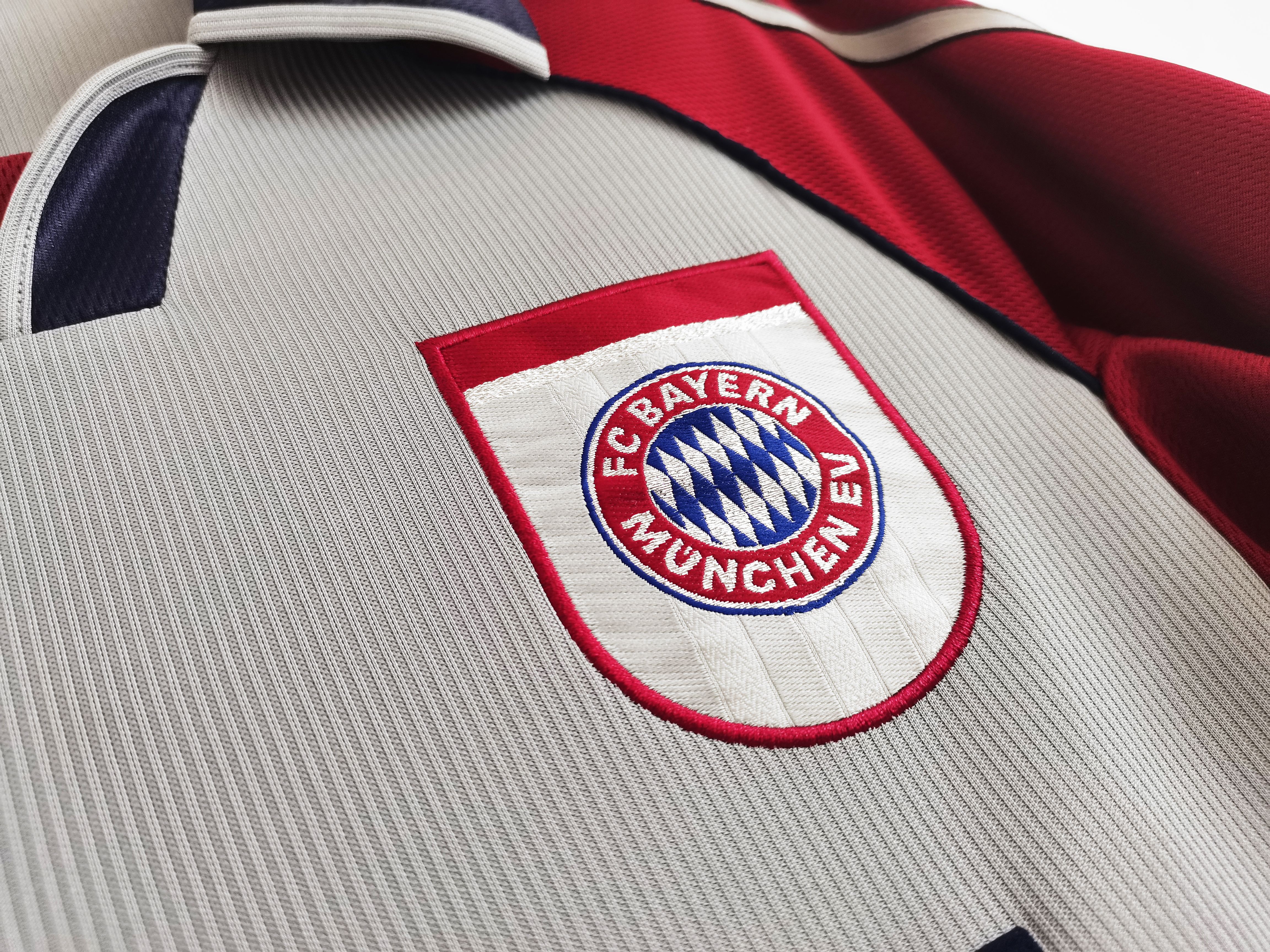 1998/99 Bayern Munich away vintage shirt