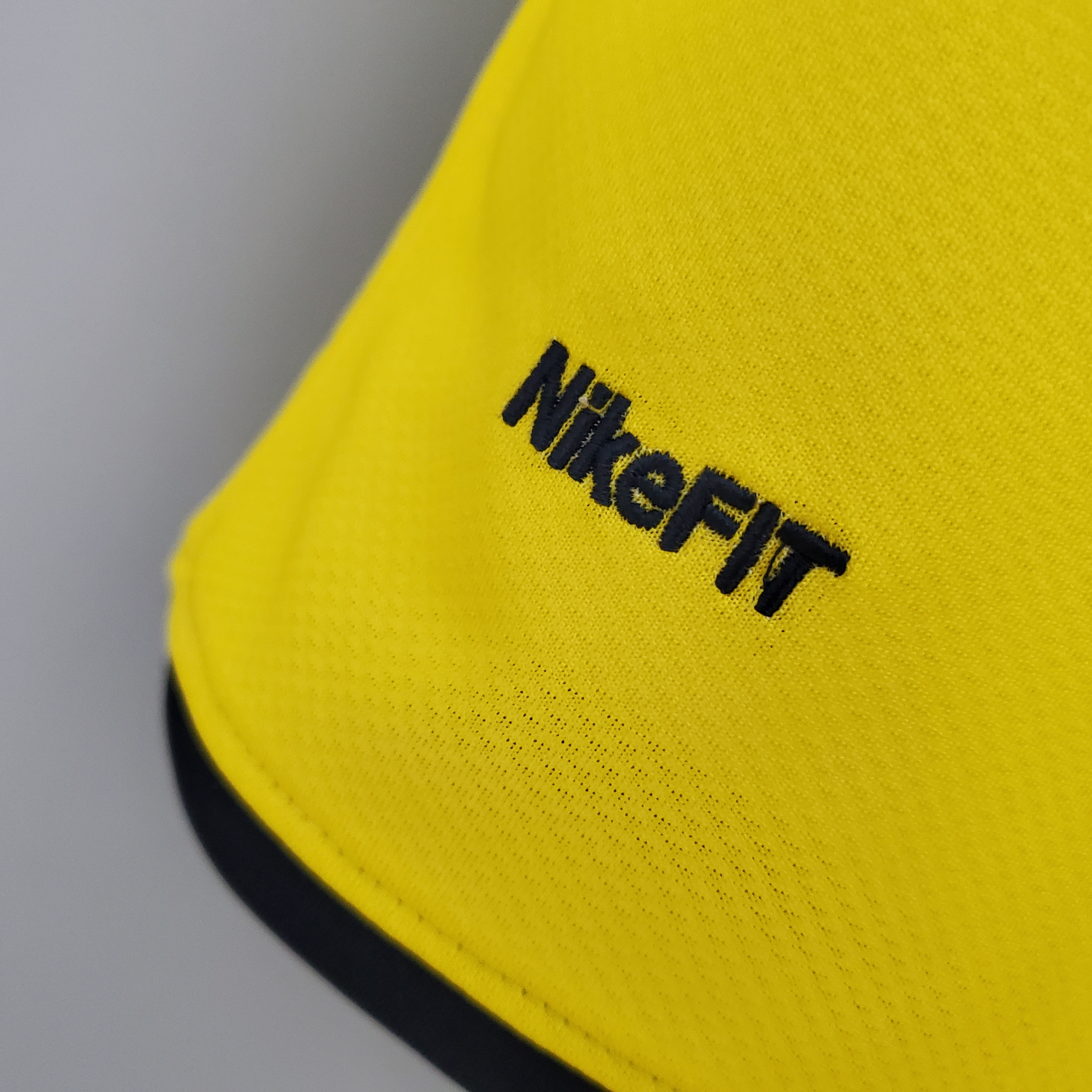 2008/09 Barcelona Away Retro Football Shirt