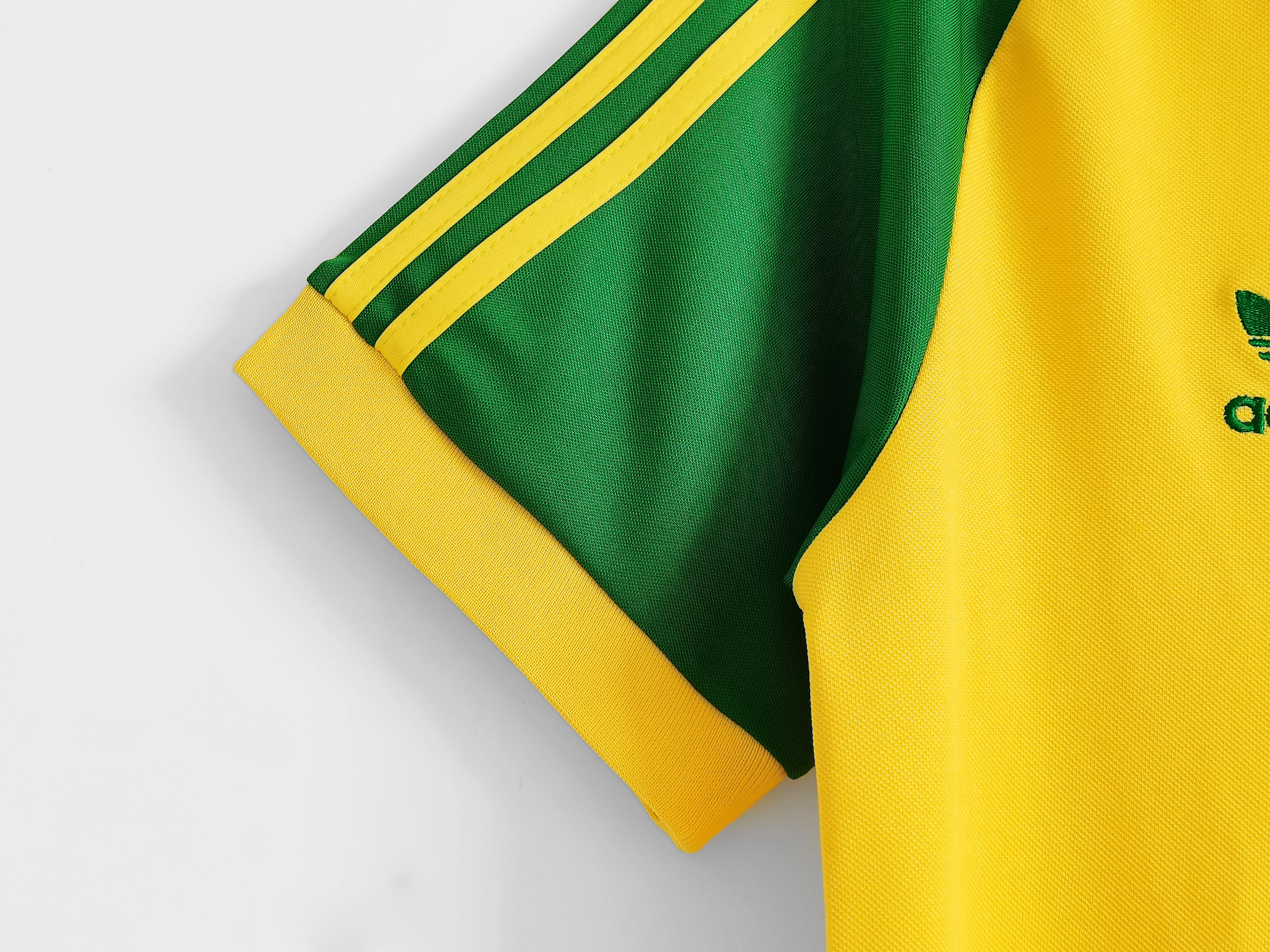 1982 Wales away national team retro jersey