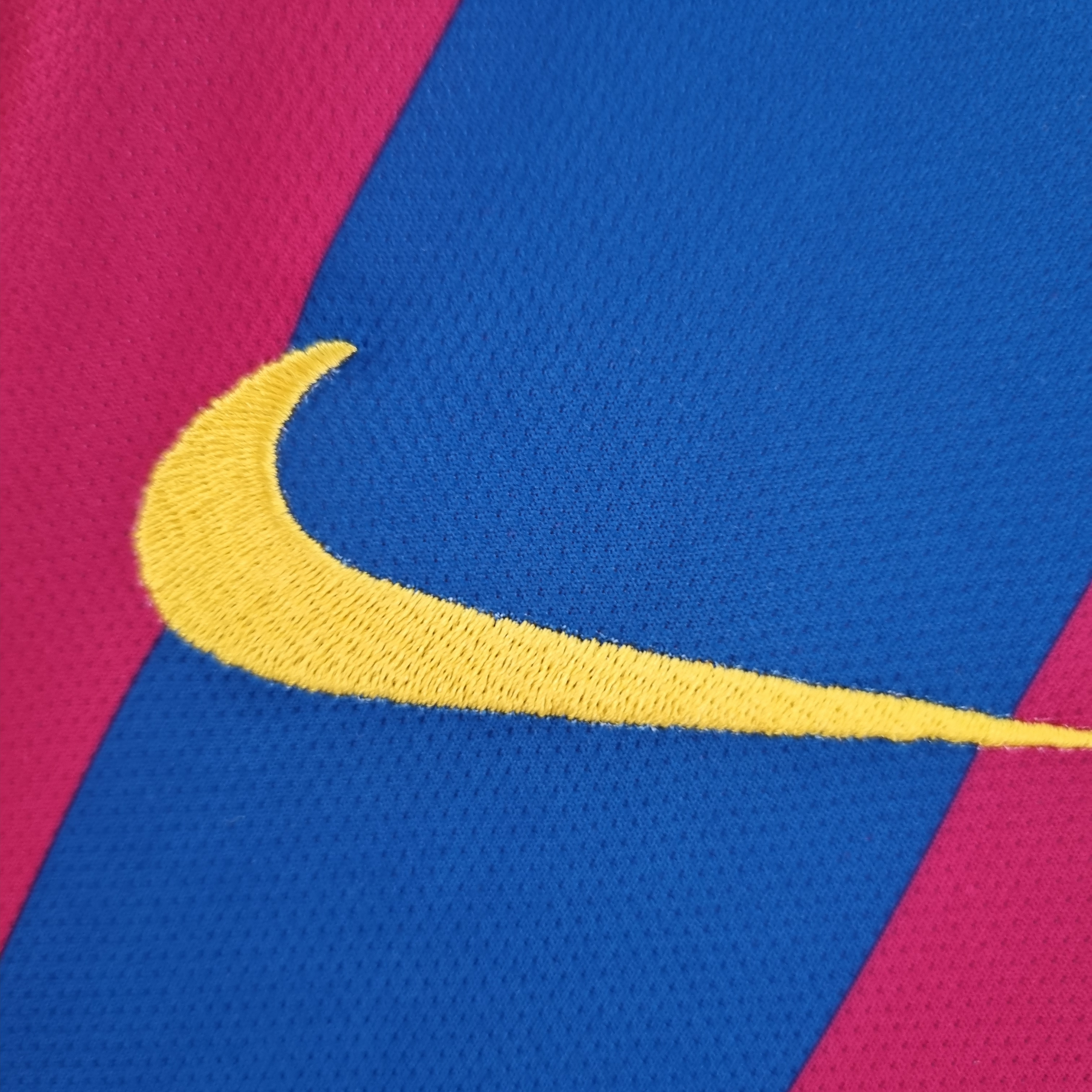2005/06 Barcelona Home Long Sleeve Retro Football Shirt