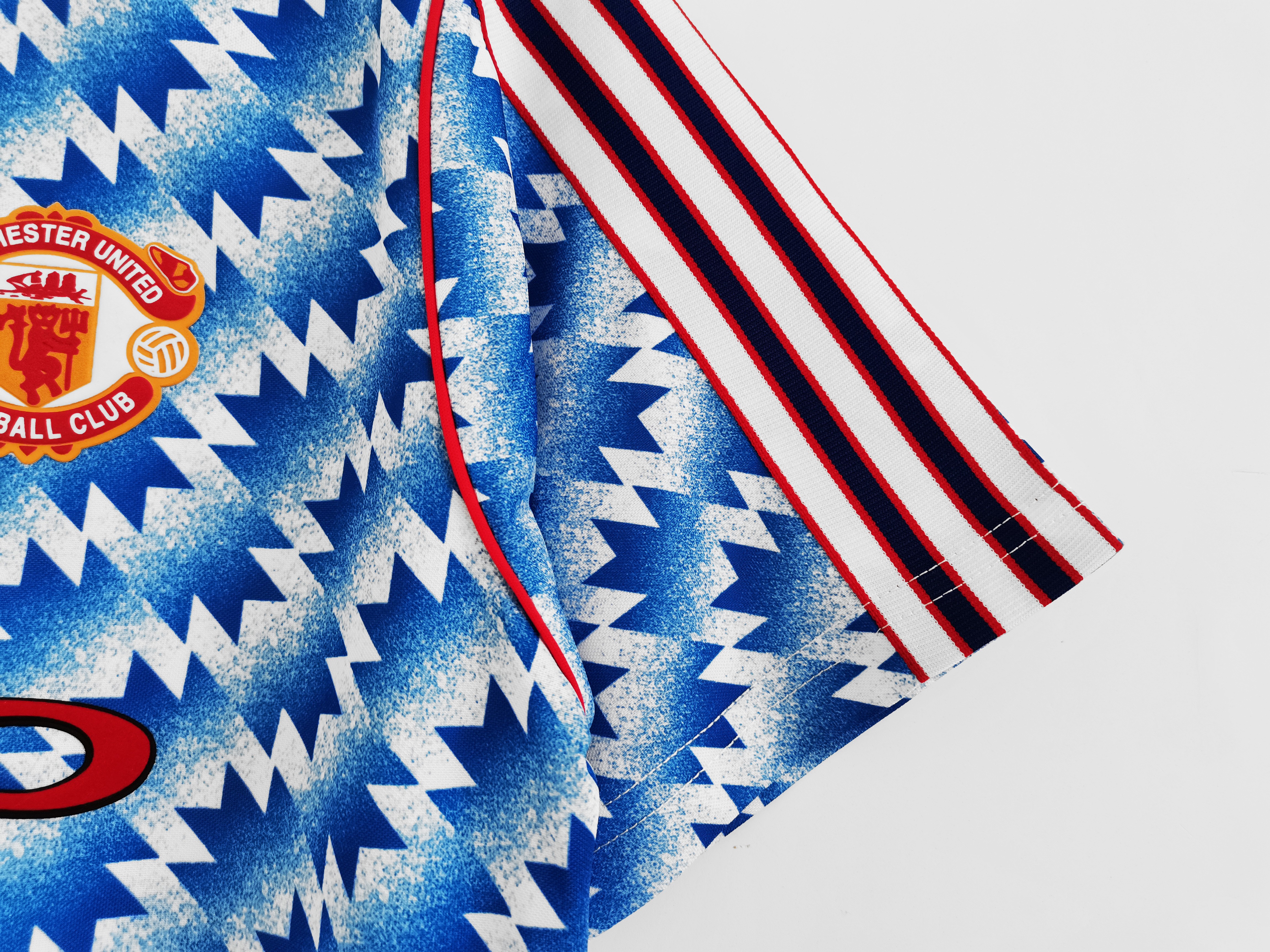 1990/92 Manchester United away retro shirt