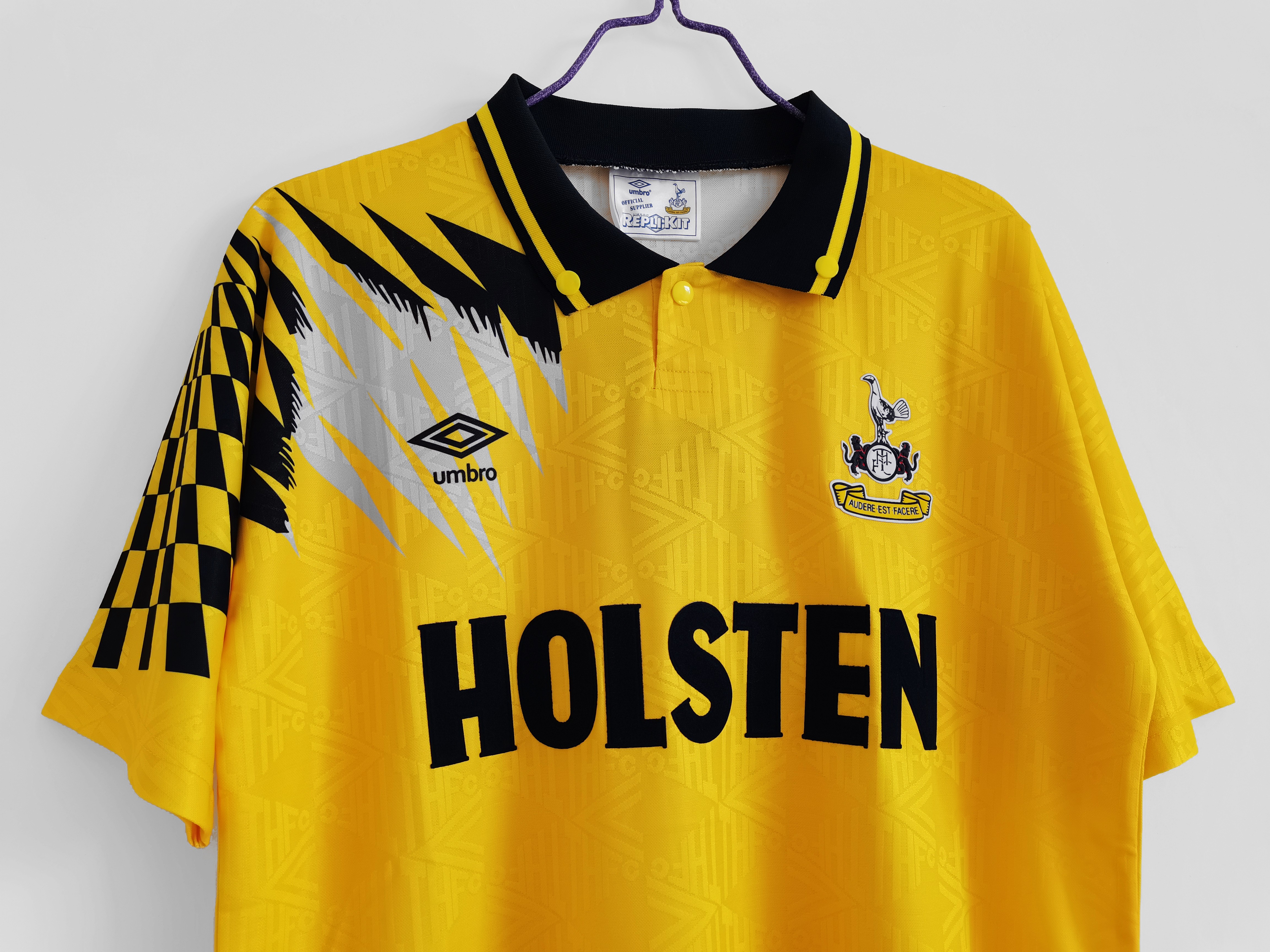 1992/94 Tottenham away football jersey