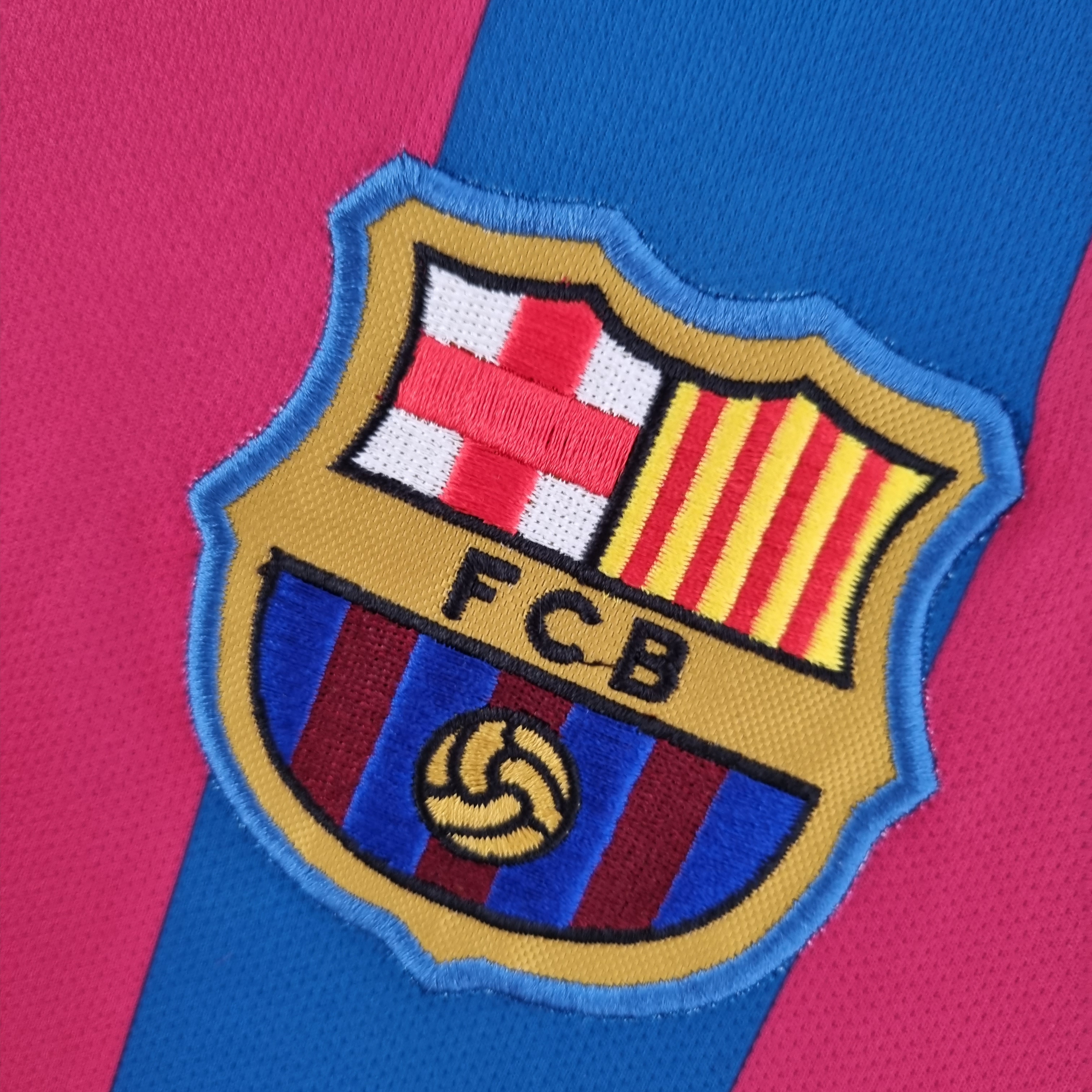 2005/06 Barcelona Home Long Sleeve Retro Football Shirt