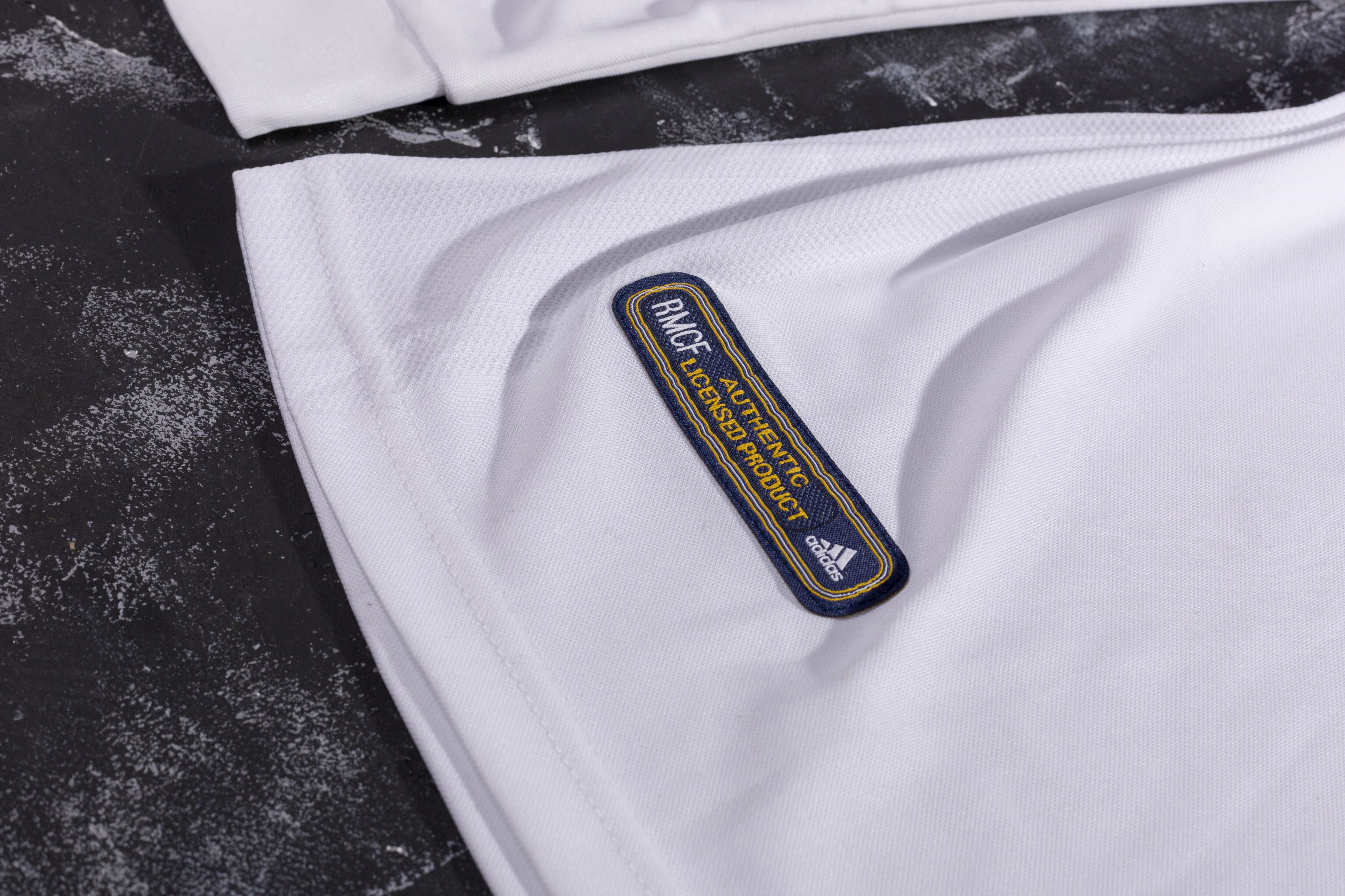 2001/02 Real Madrid home long sleeve vintage shirt