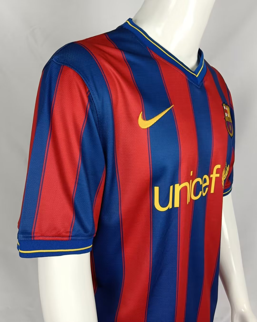 2009/10 Barcelona Home Retro Football Shirt