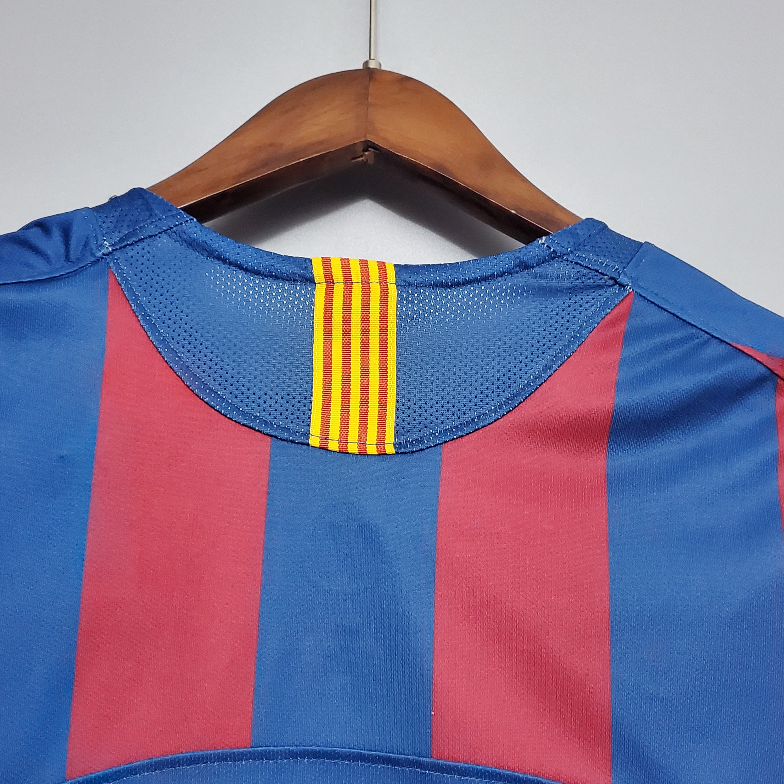2005/06 Barcelona Home Champions League Retro Football Jersey
