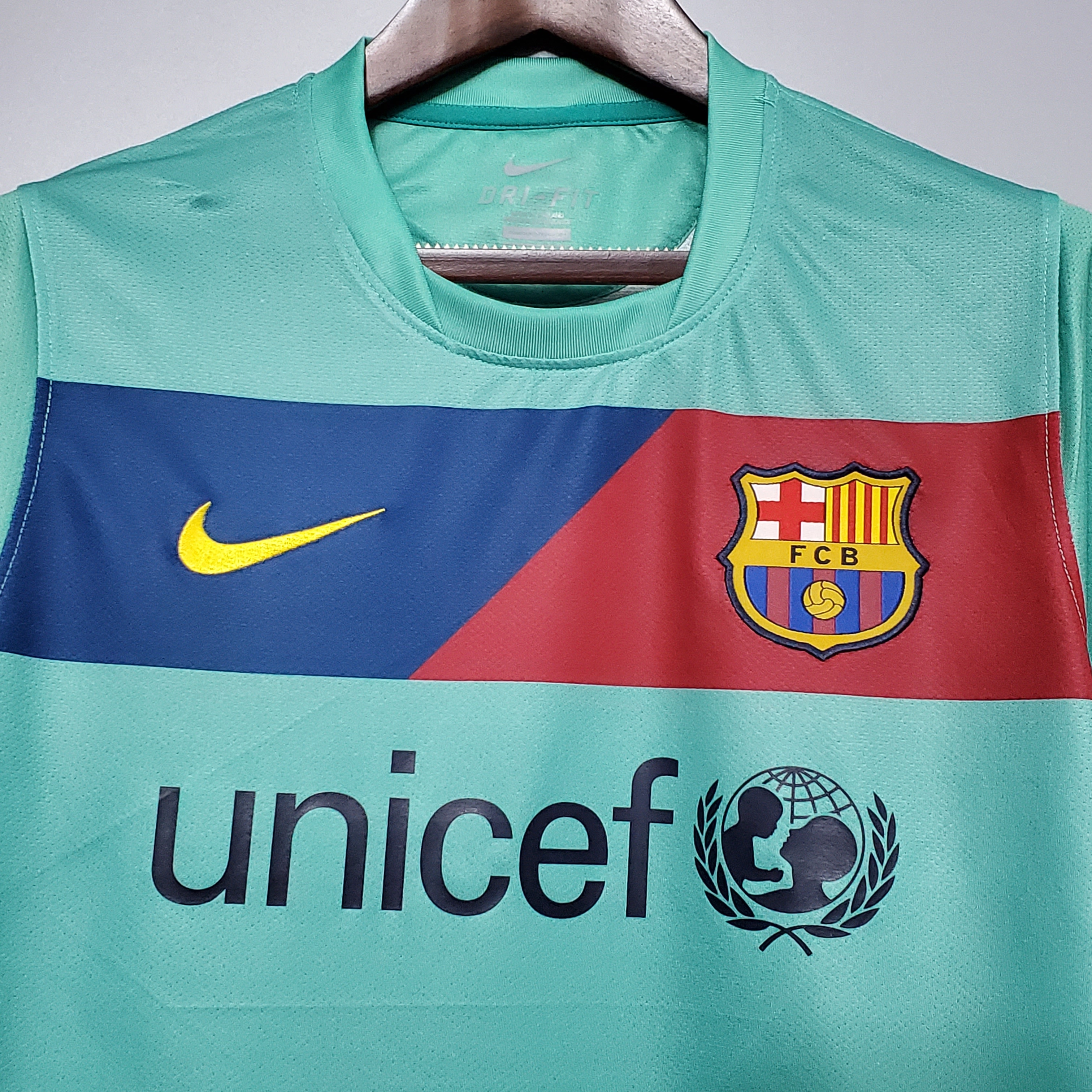 2010/11 Barcelona Away Retro Shirt