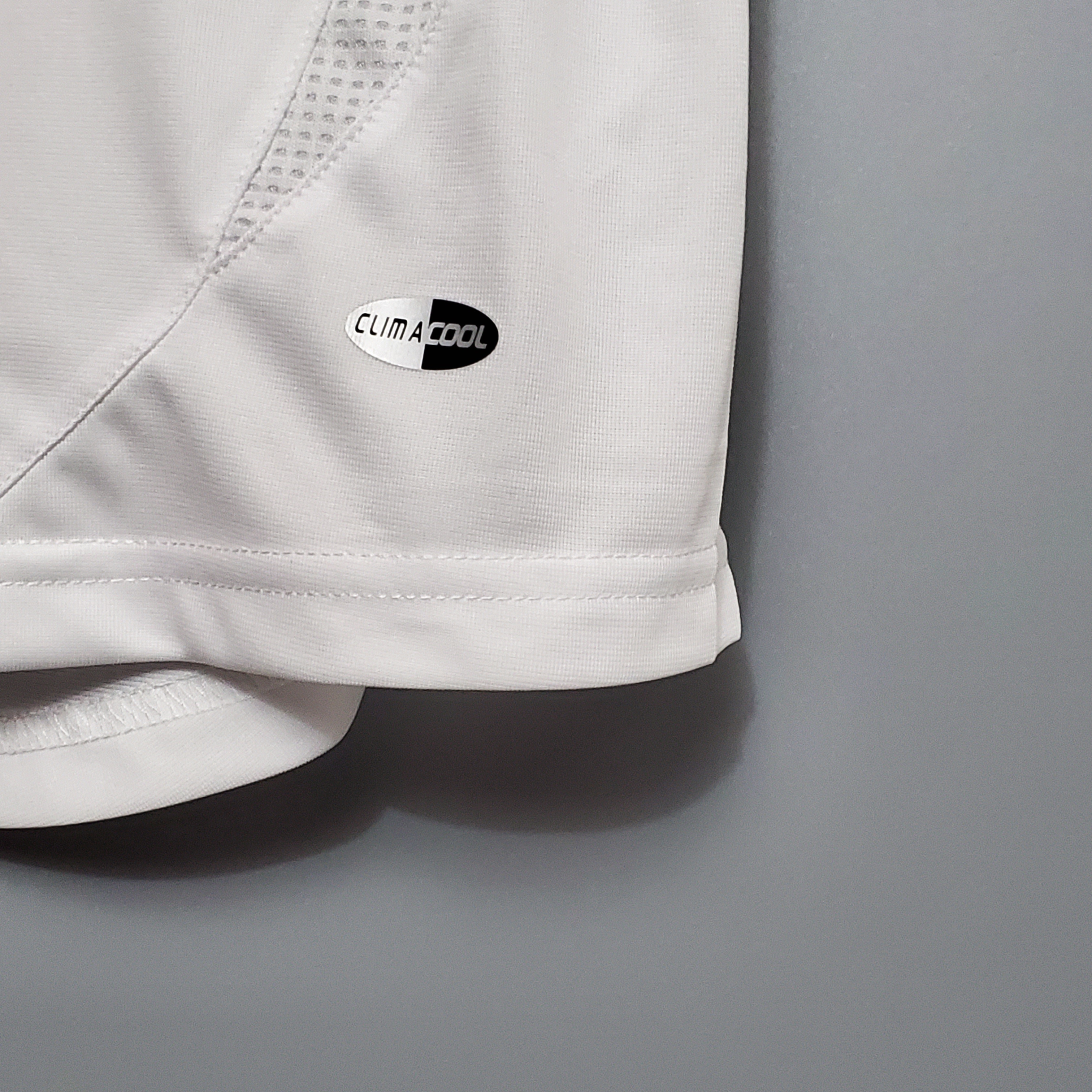 2006/07 Liverpool Away Retro Football Shirt