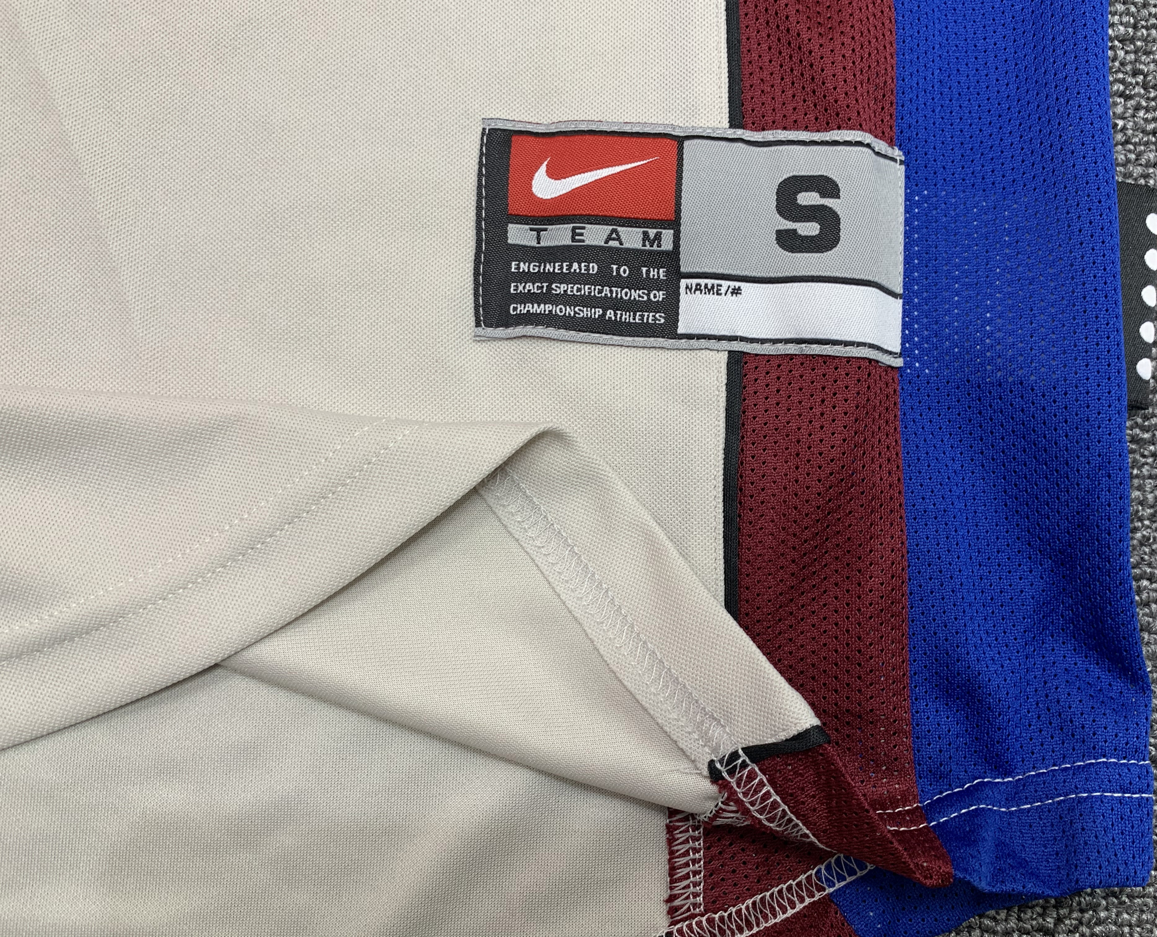 1998-99 Barcelona Away Retro Football Shirt