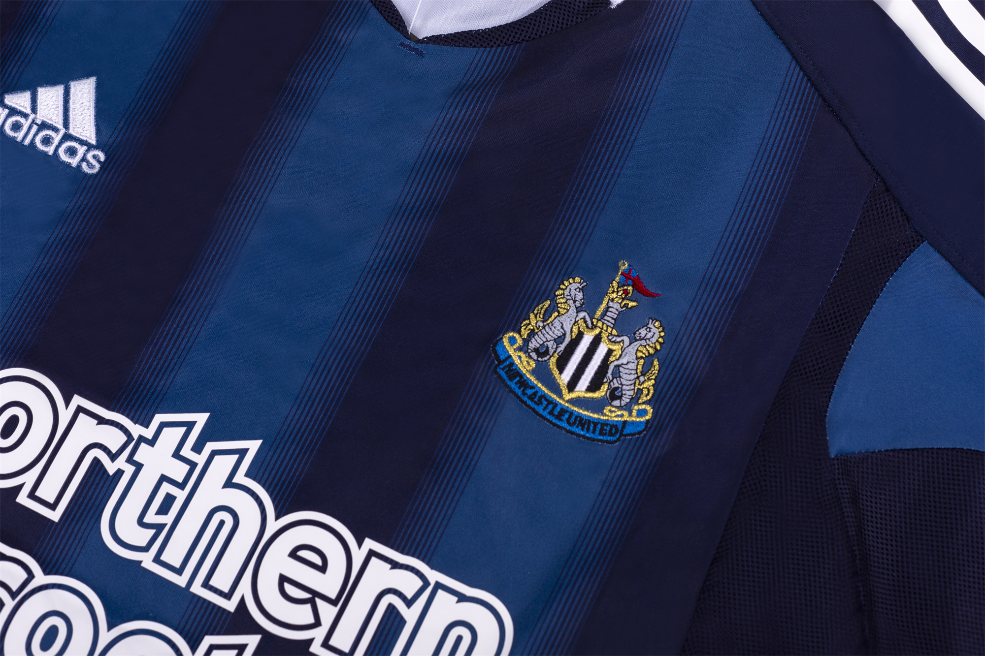 2004/05 Newcastle United Away Retro Football Shirt  