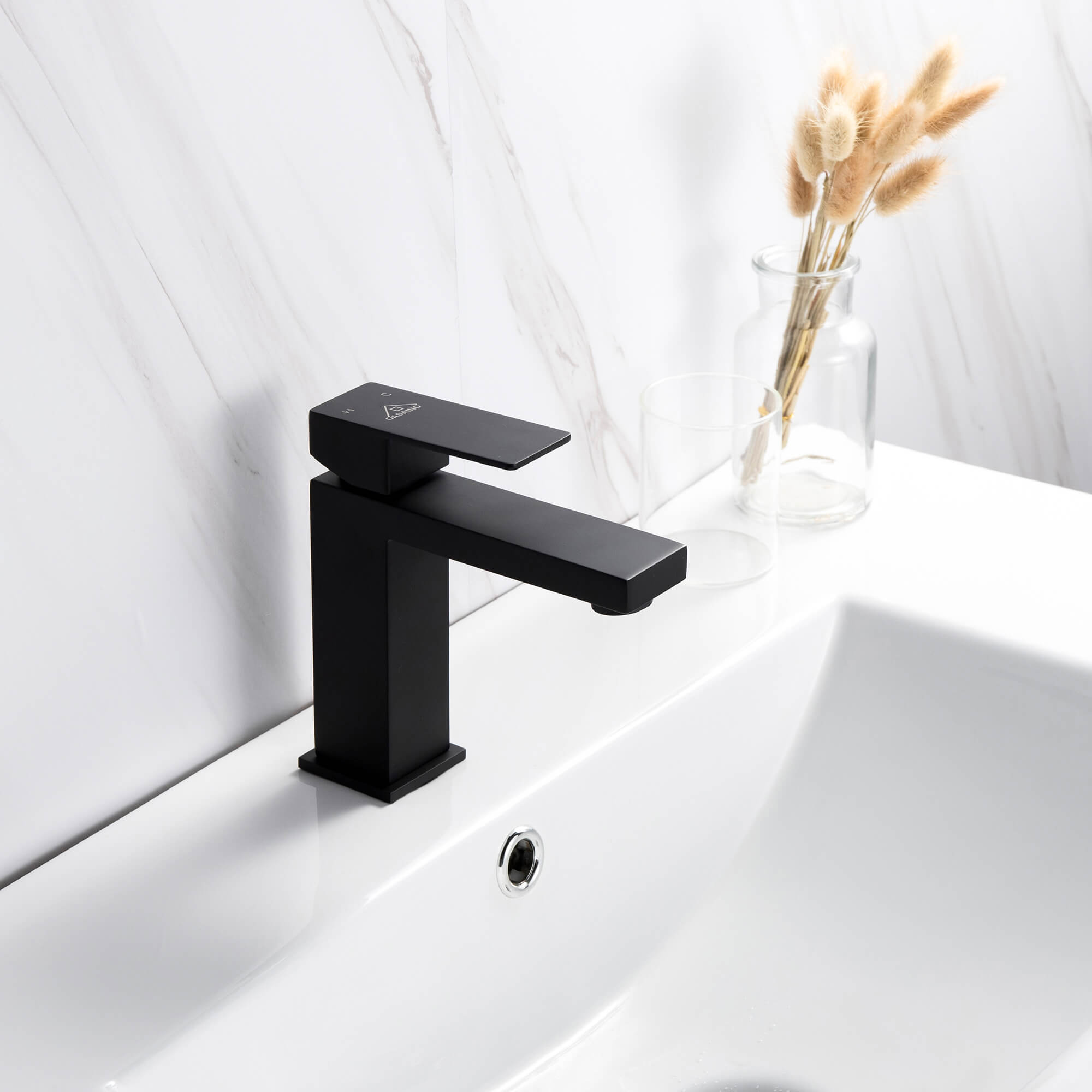 Casainc Matte Black 1-Handle Residential Freestanding Sink Faucet