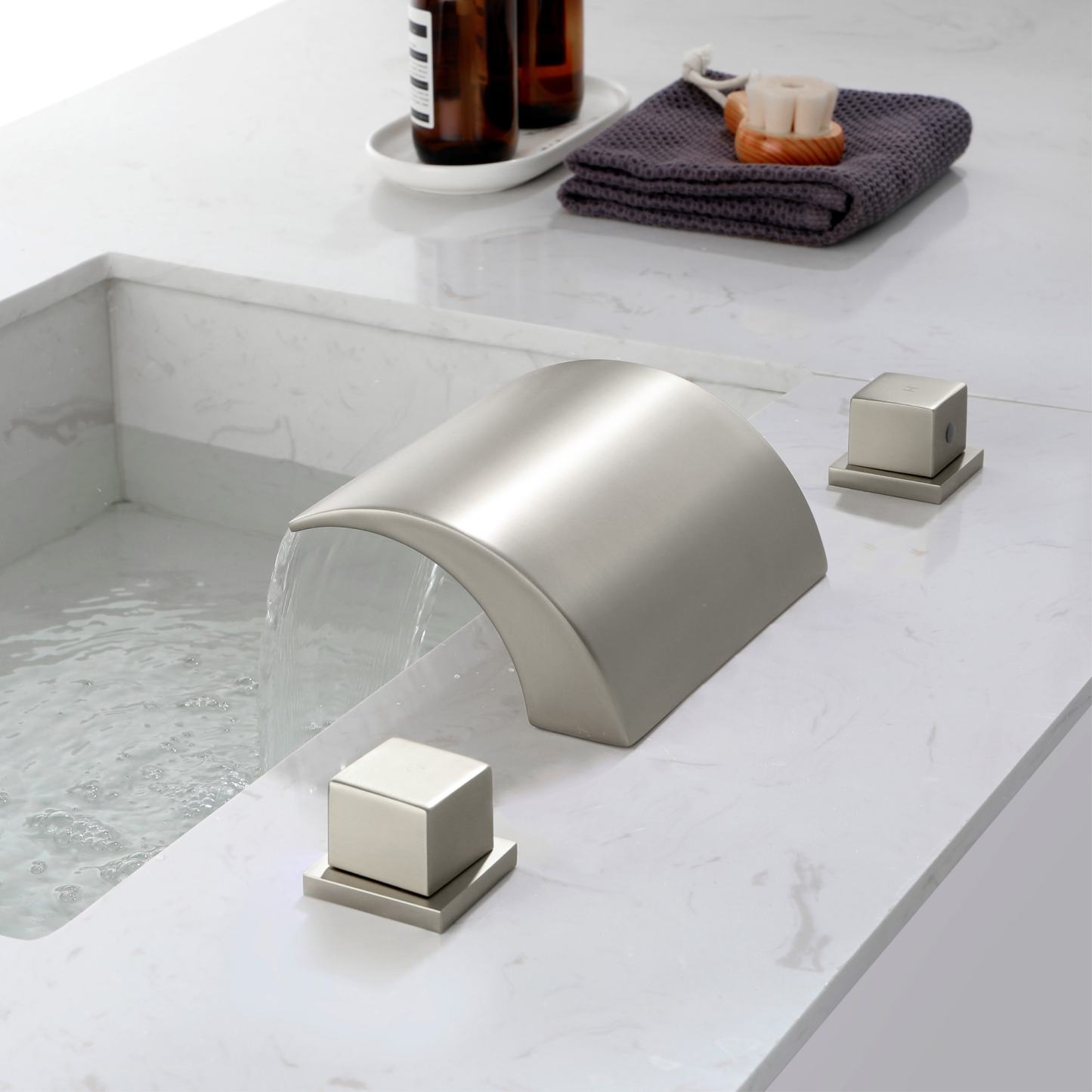 Mondawe Double Handle 8-Inch Center Wide-Spread Bathroom Faucet in Nickel/Black/Gold-Mondawe