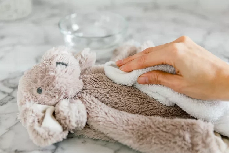 how-to-clean-stuffed-toys-07