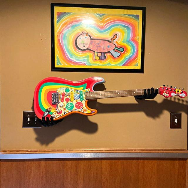 🔥2022 Upgraded 3D Hands Guitar Wall Mount Hanger