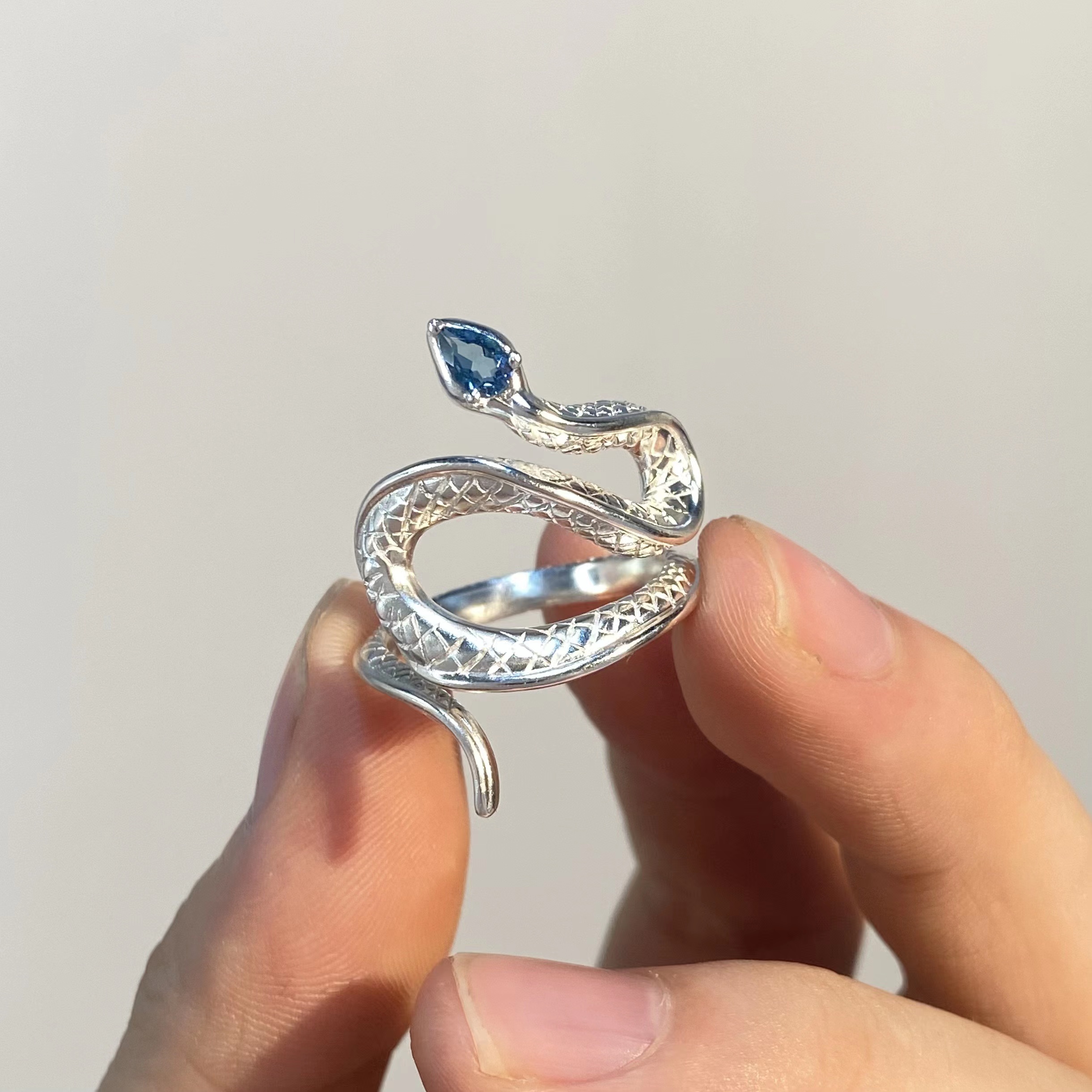 "Flexible snake" Inlaid Natural Topaz Handmade S925 Silver Ring