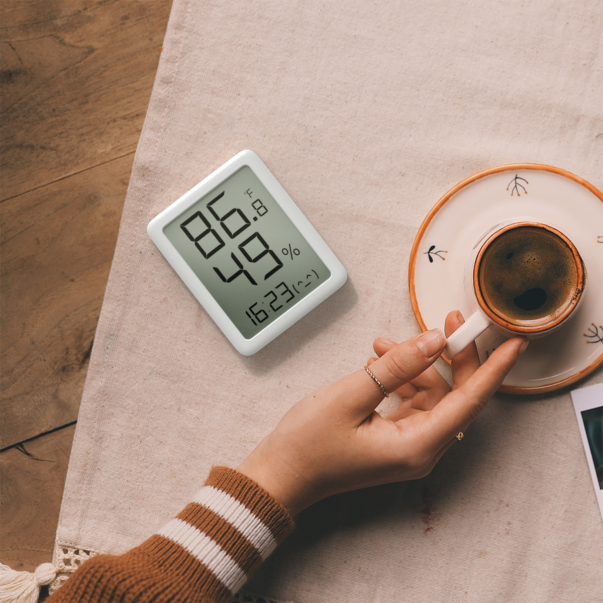 Meawow Thermo Hygrometer Bluetooth Temperature Smart Sensor , with APP for Android and iOS ( Temperature and Humidity Sensor )